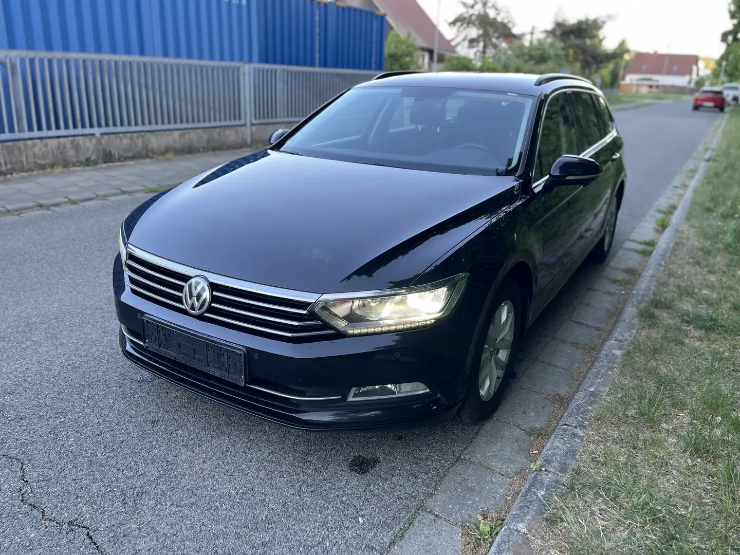 Volkswagen Passat Variant Comfortline LED DSG ACC Navi 2016 Schwarz - 1