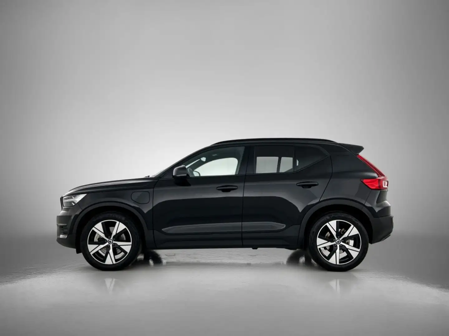 Volvo XC40 1.5 T4 Recharge R-Design | Harman\Kardon | Zwart - 2