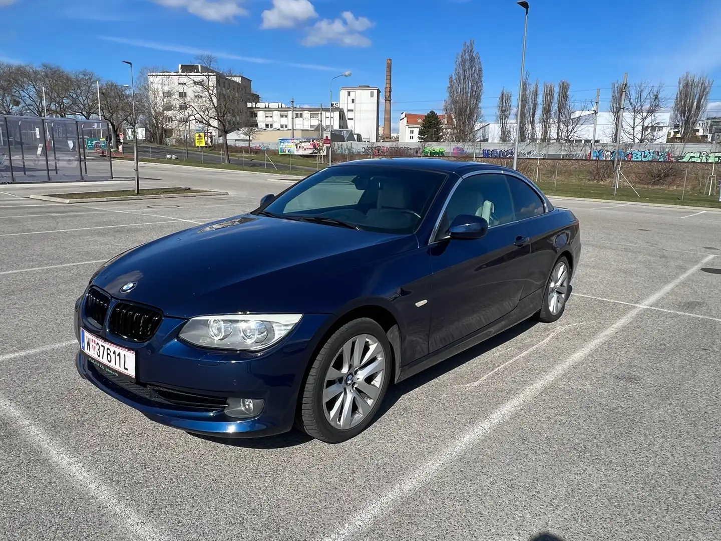 BMW 330 330d Cabrio Aut. Blau - 2