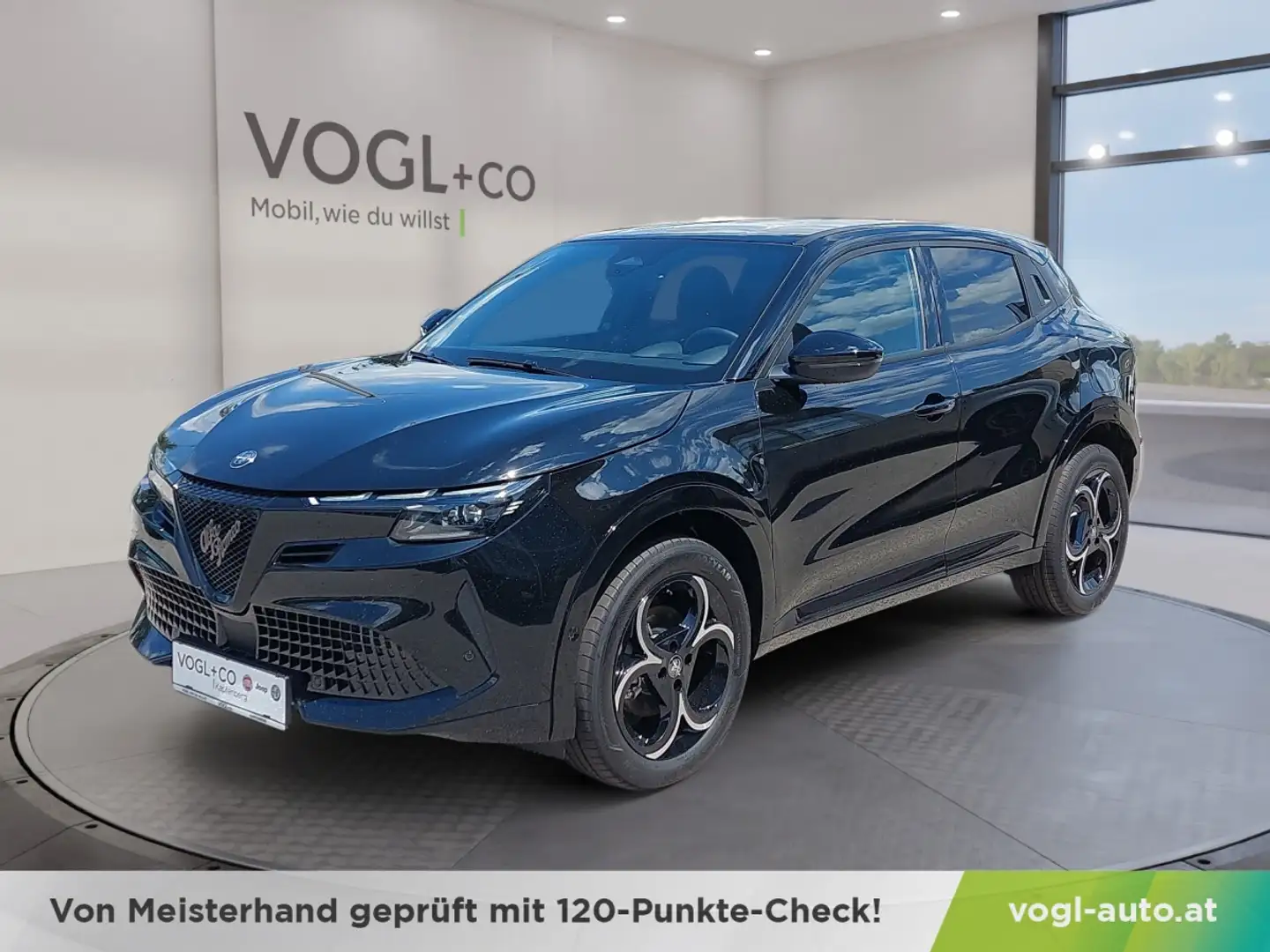 Alfa Romeo Junior Ibrida Q4 Hybrid 1.2 Schwarz - 1