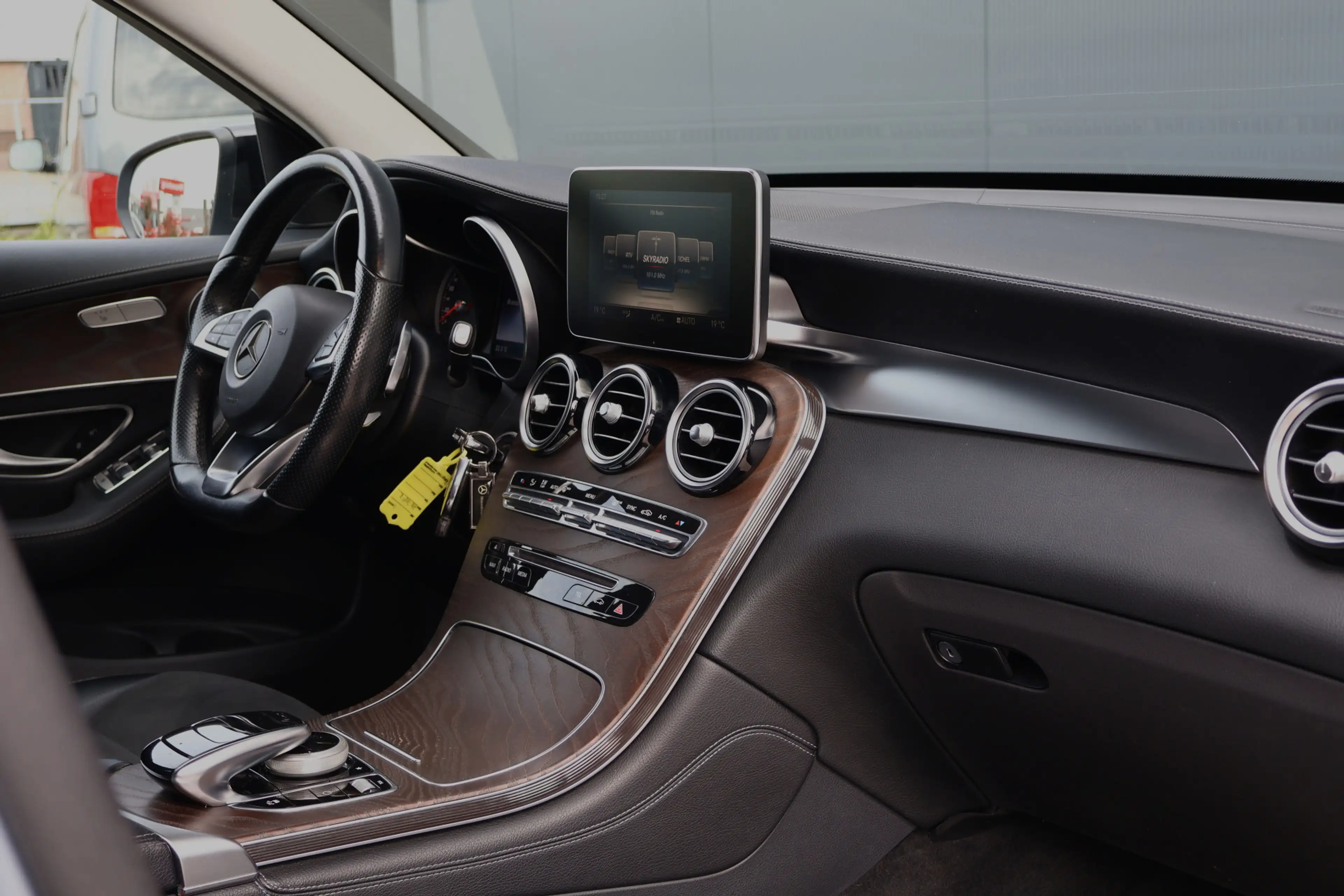 Mercedes-Benz GLC 250 d 4MATIC AMG Line | Luchtvering | Trekhaak | 2500k — photo 15