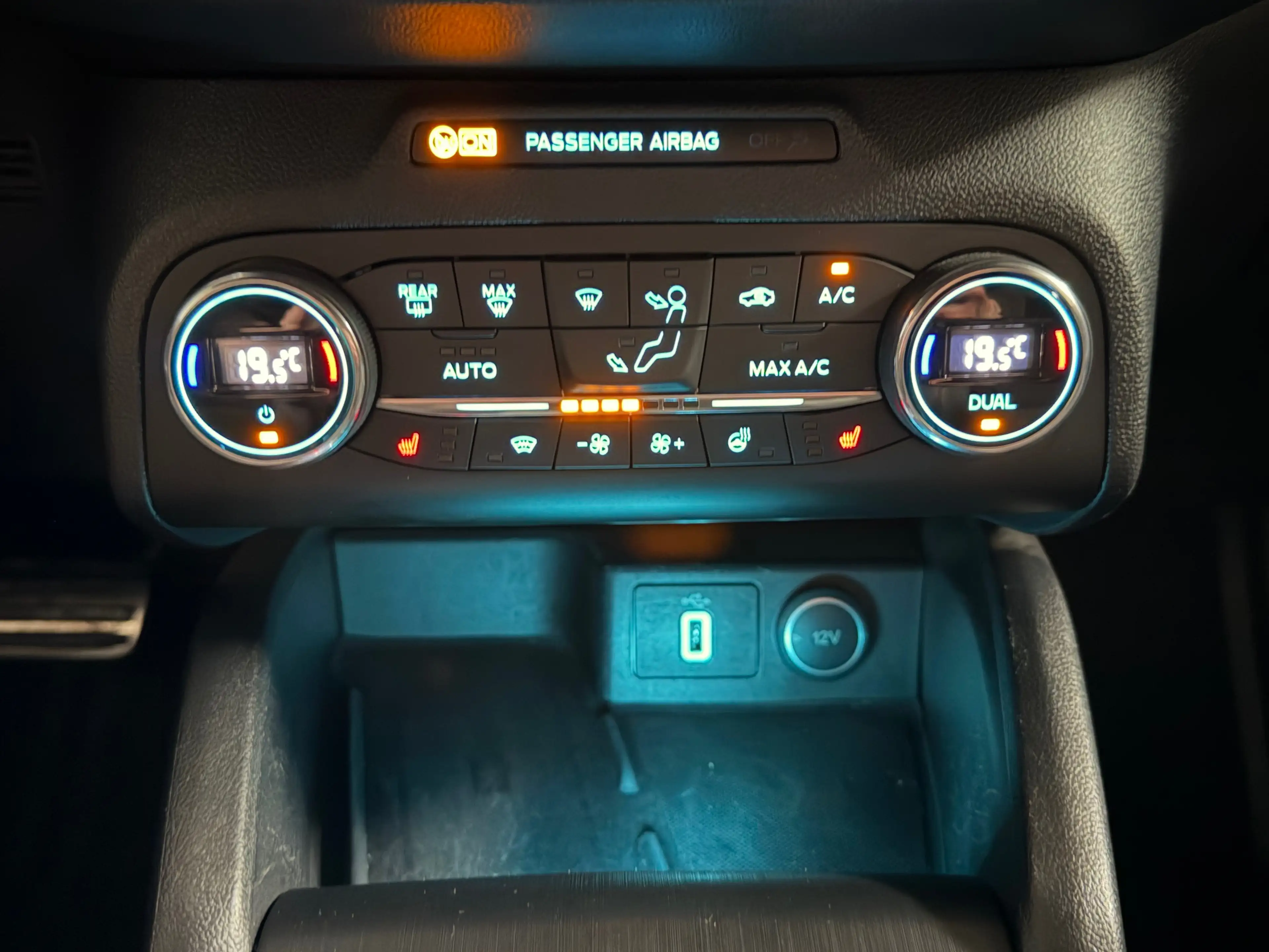 Ford Focus Lim. ST-Line /AHK/KAMERA/CARPLAY/B&O — photo 15