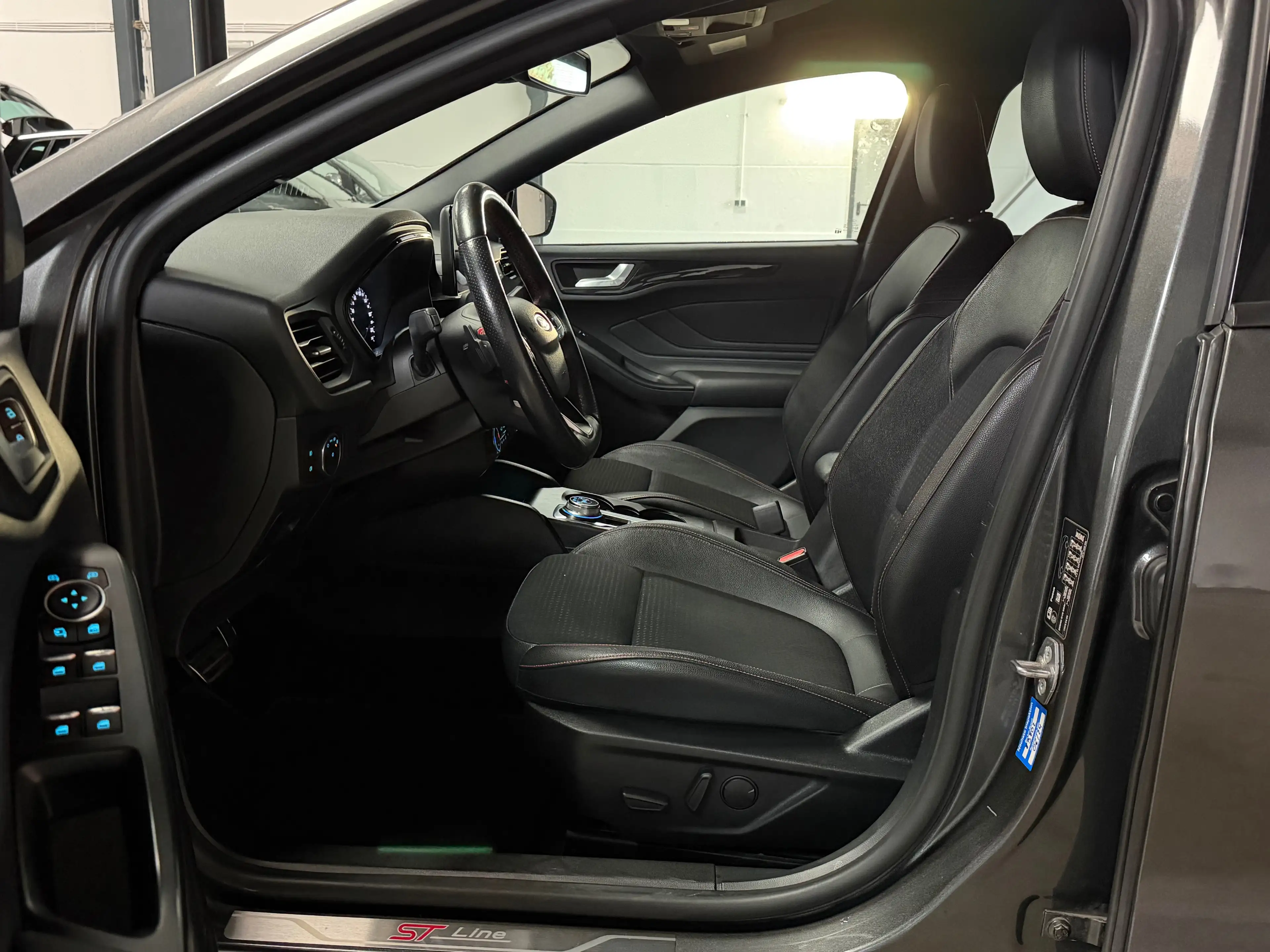 Ford Focus Lim. ST-Line /AHK/KAMERA/CARPLAY/B&O — photo 8