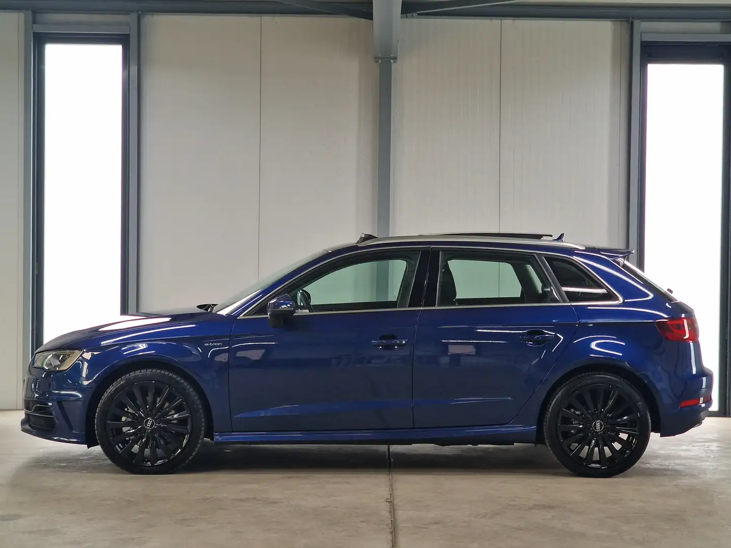 Audi A3 Sportback 1.4 e-tron PHEV Ambition 204pk | Panodak Blauw - 2