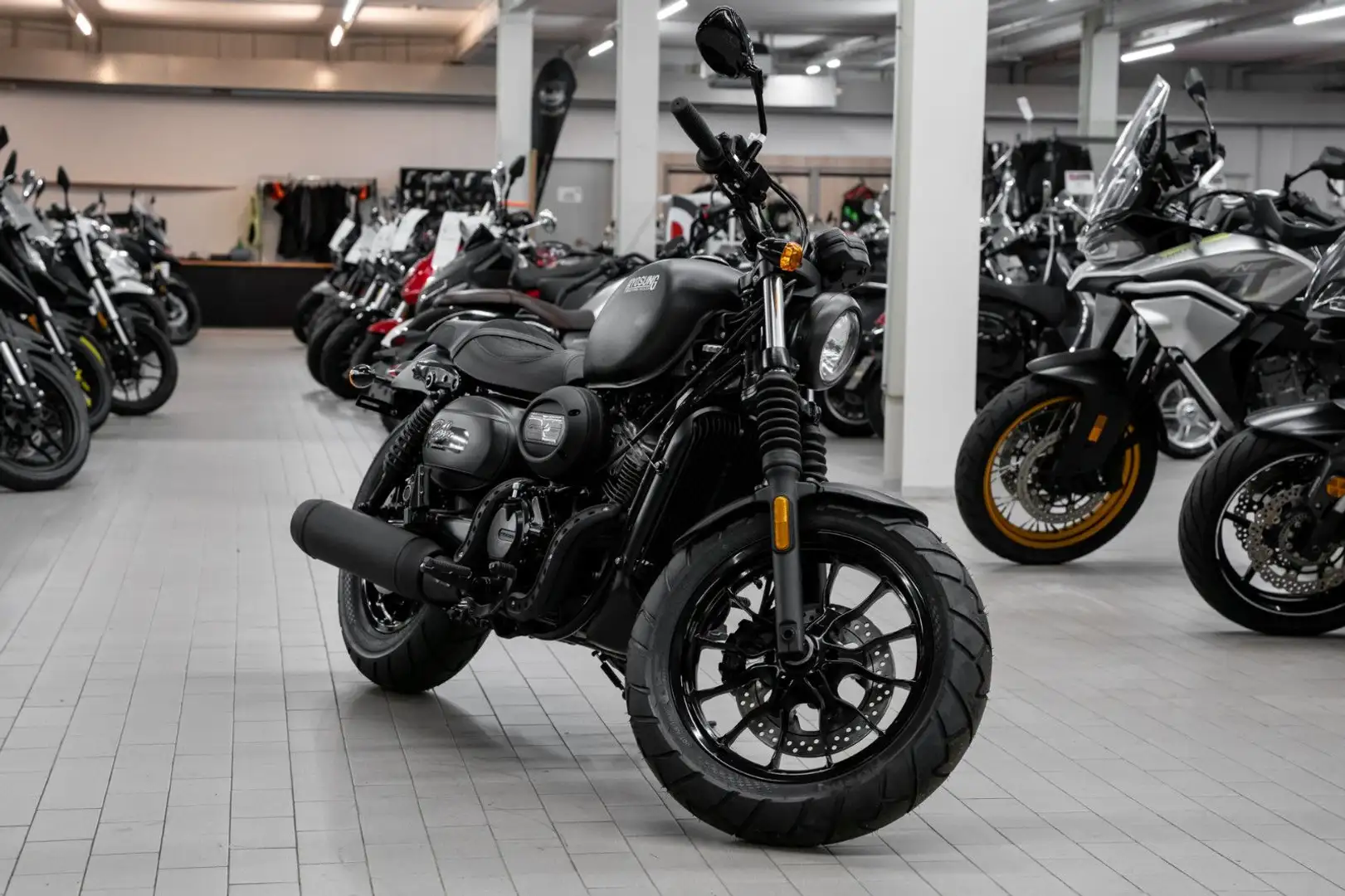 Hyosung GV 125 S Aquila,sofort lieferbar, Lieferservice Чорний - 2