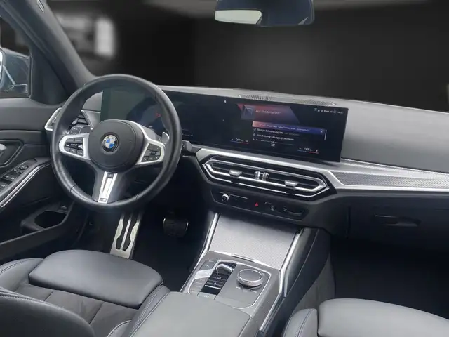 BMW 3 Series view 8