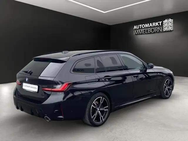 BMW 3 Series view 4