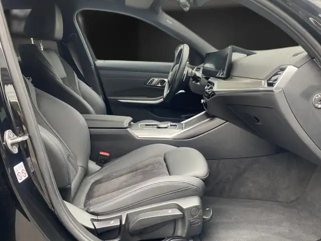 BMW 3 Series view 11