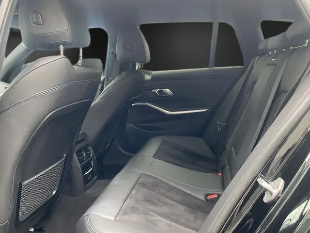 BMW 3 Series view 13