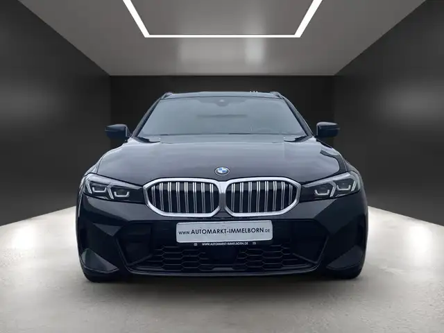 BMW 3 Series view 5