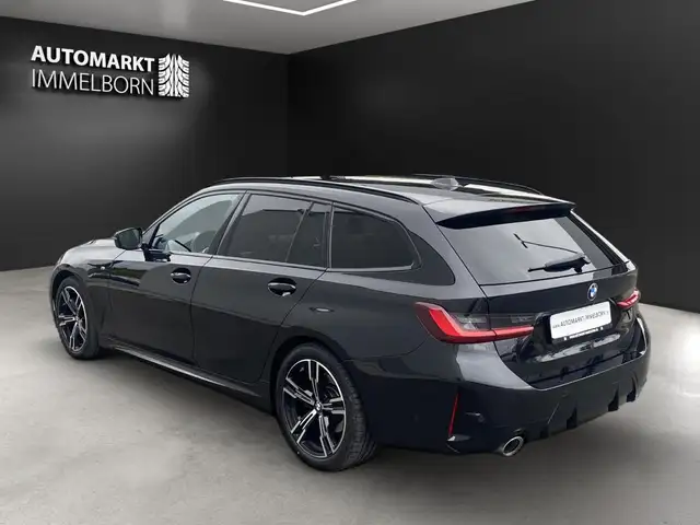 BMW 3 Series view 3