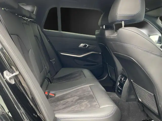 BMW 3 Series view 12