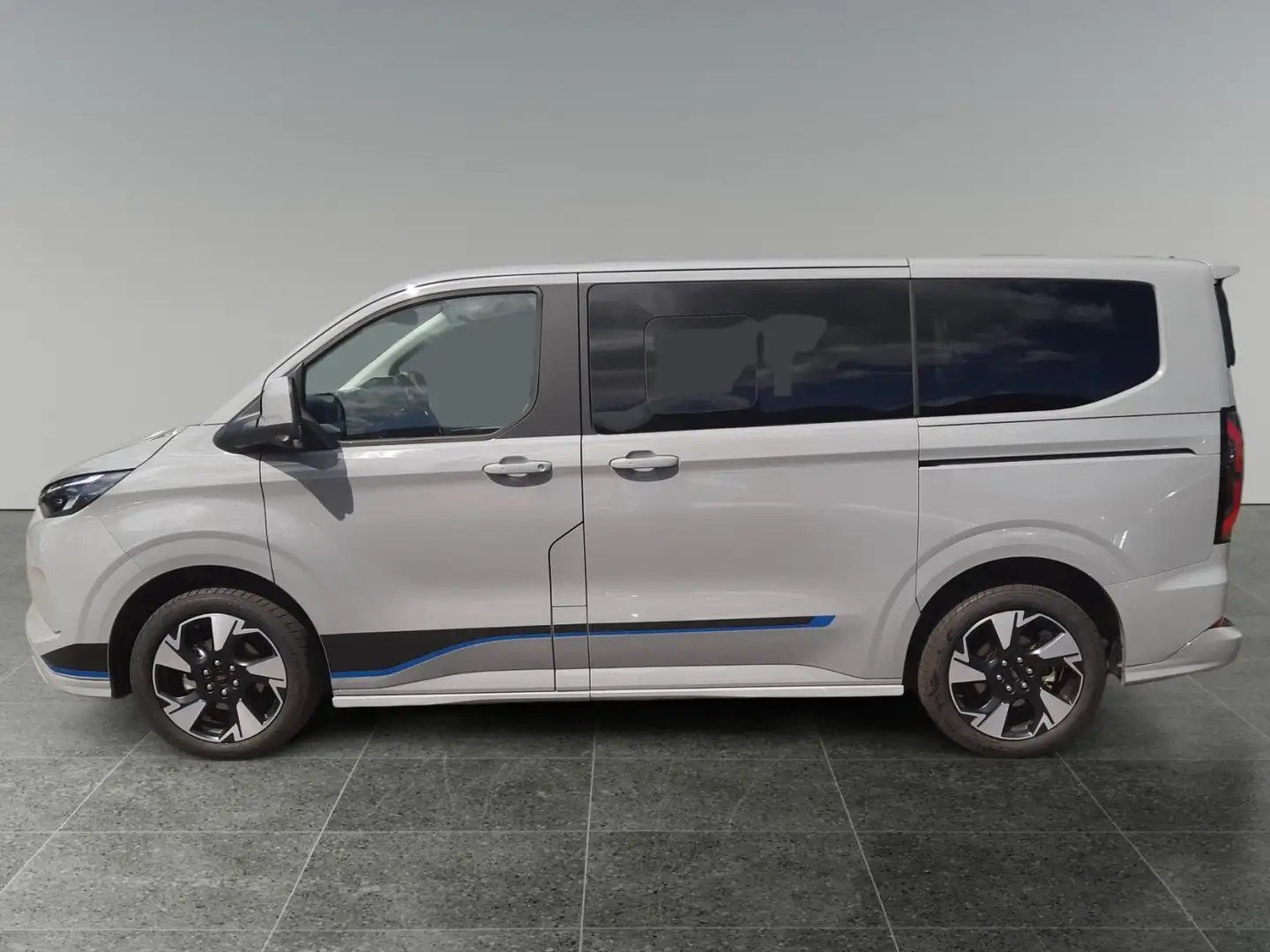 Ford Tourneo Custom e-Tourneo 340 L1H1 Sport Grijs - 2