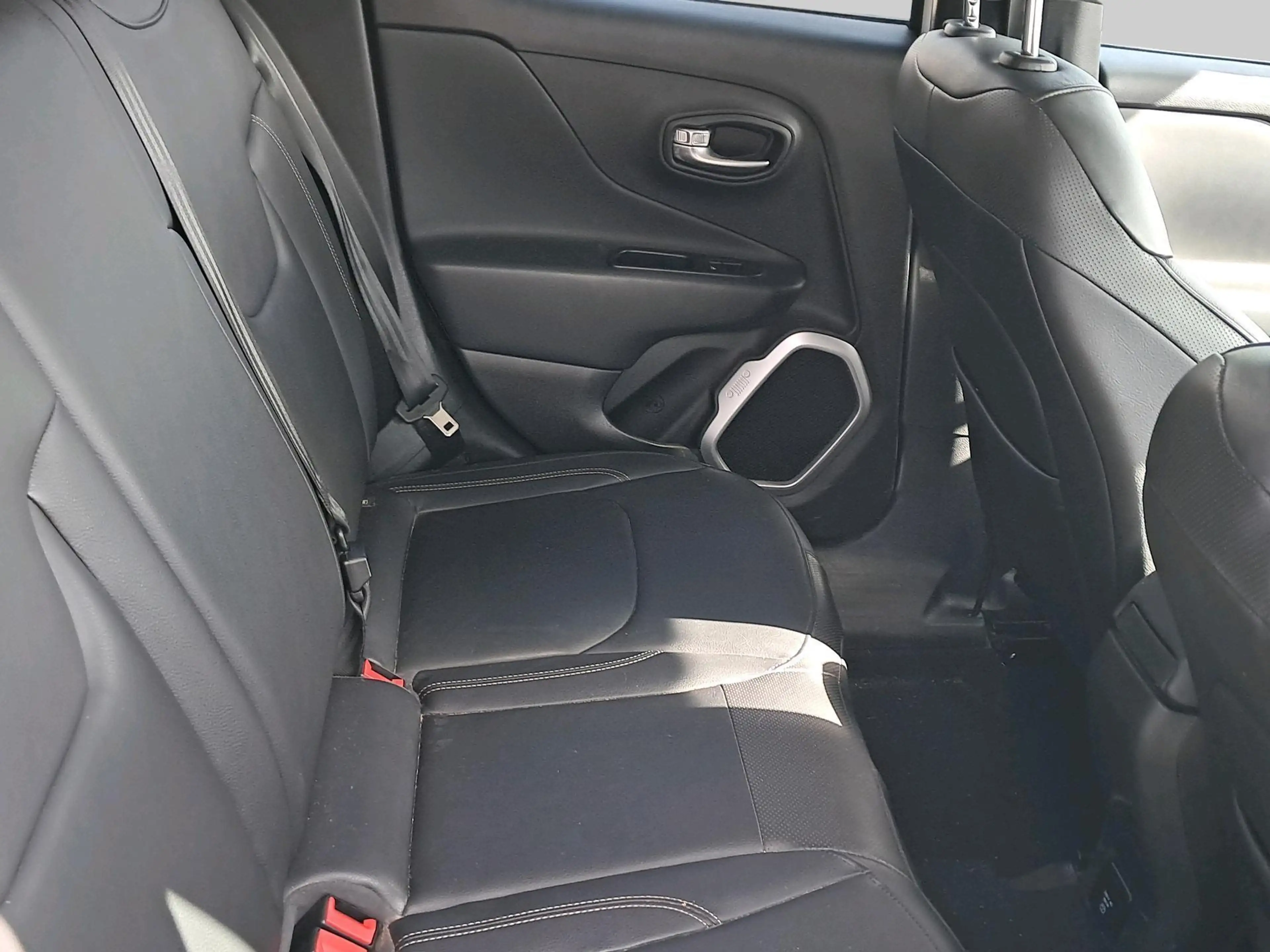Jeep Renegade 1.4 MultiAir Limited — photo 14