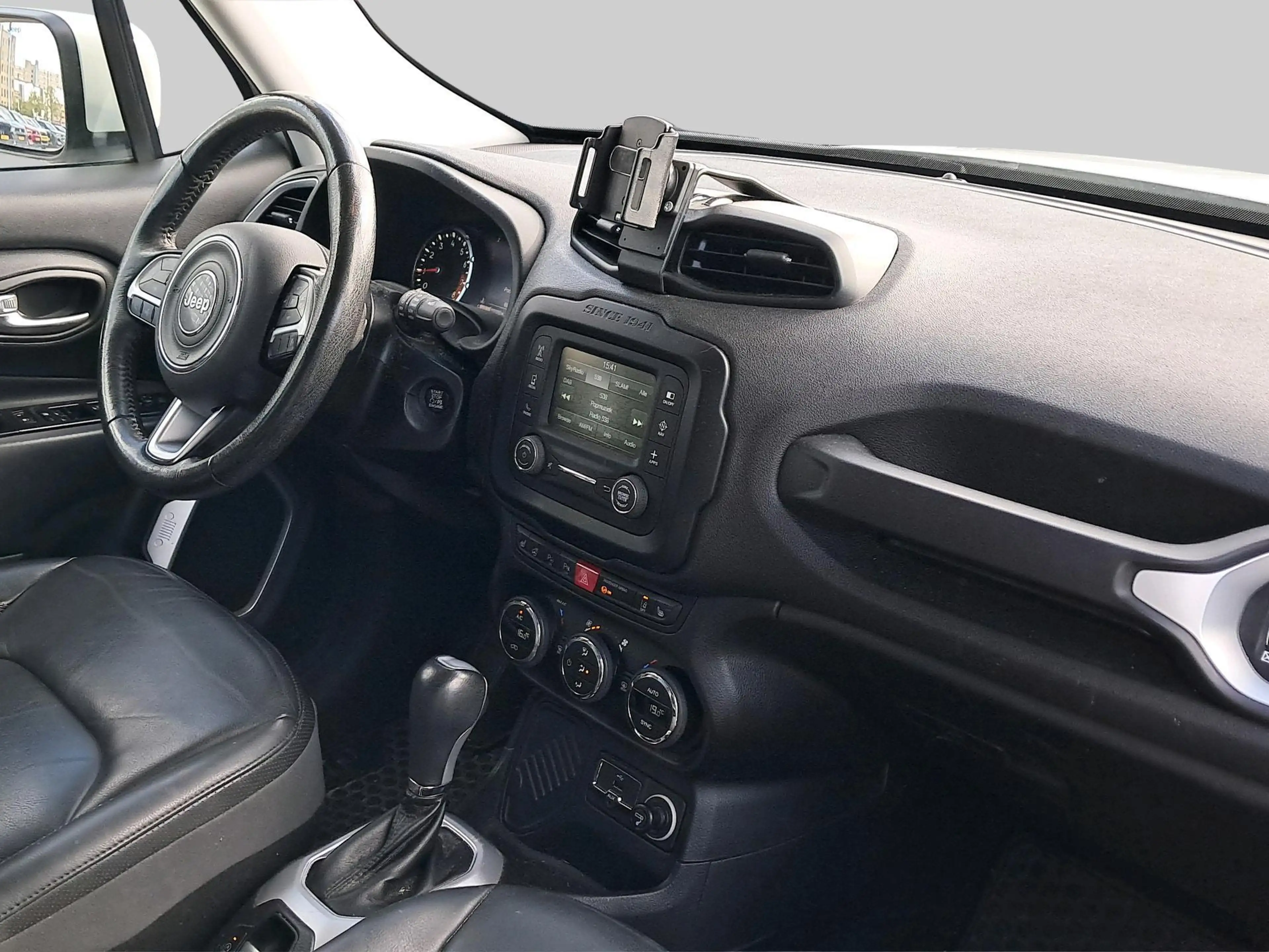 Jeep Renegade 1.4 MultiAir Limited — photo 13