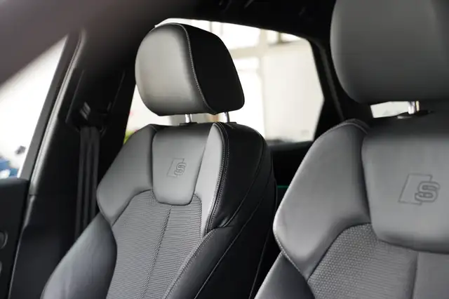 Audi Q5 view 7