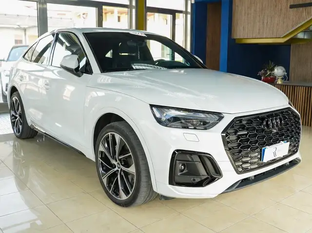 Audi Q5 main image