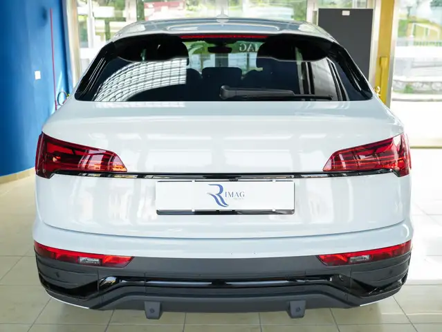 Audi Q5 view 5