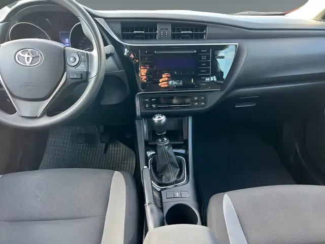 Toyota Auris view 9