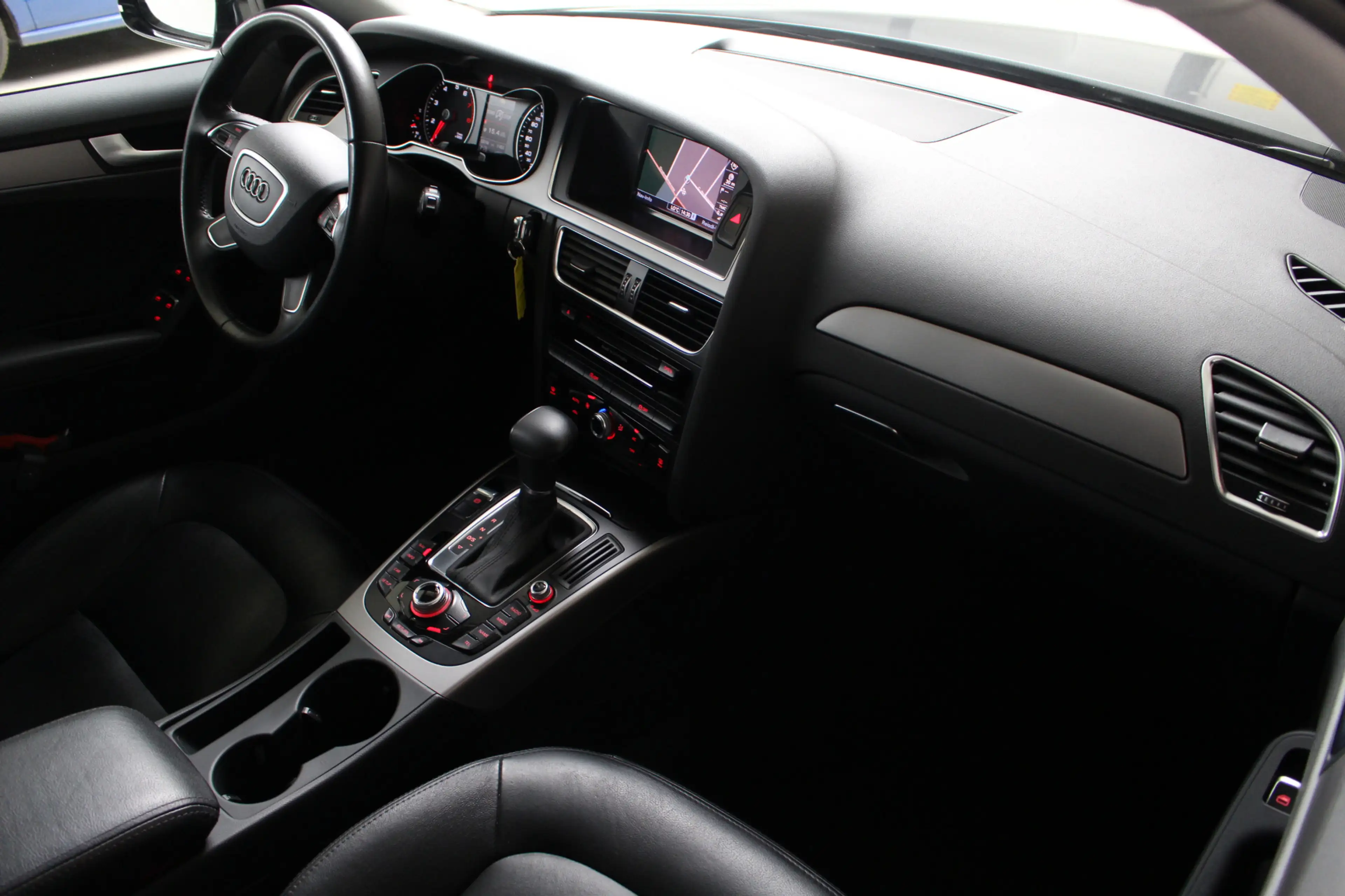Audi A4 Avant 1.8 TFSI Business Edition Automaat Navigatie — photo 5