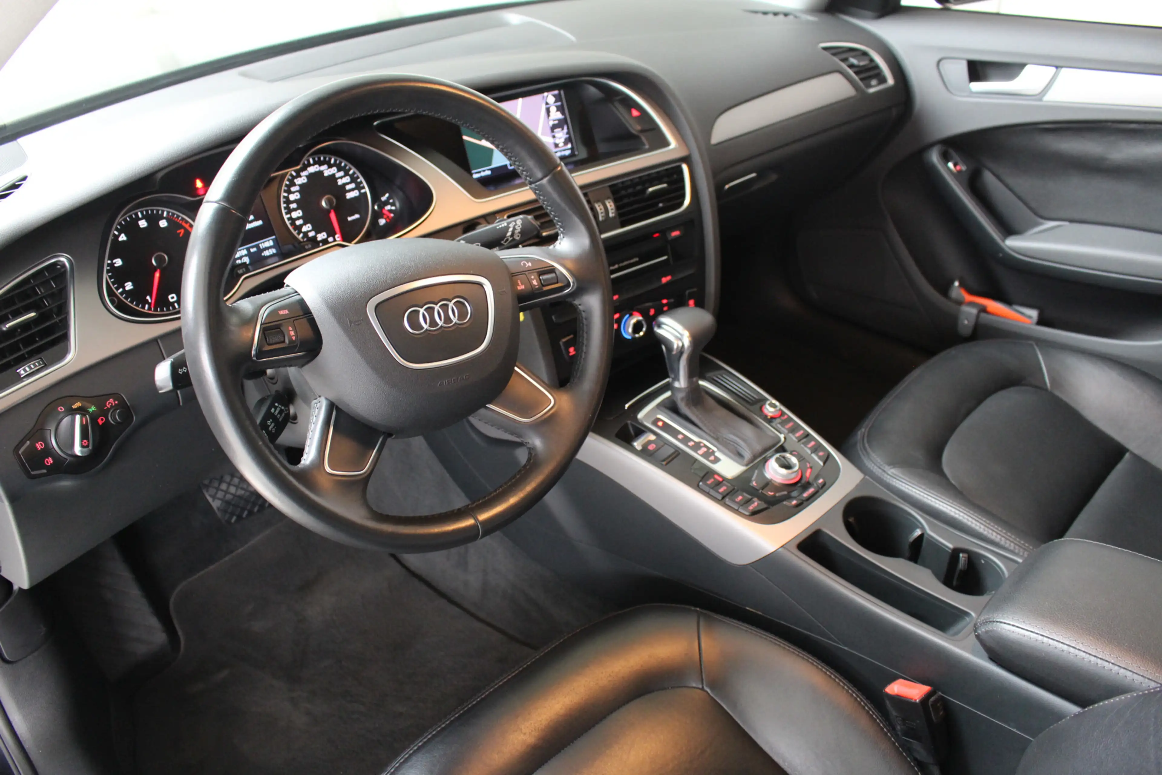 Audi A4 Avant 1.8 TFSI Business Edition Automaat Navigatie — photo 10