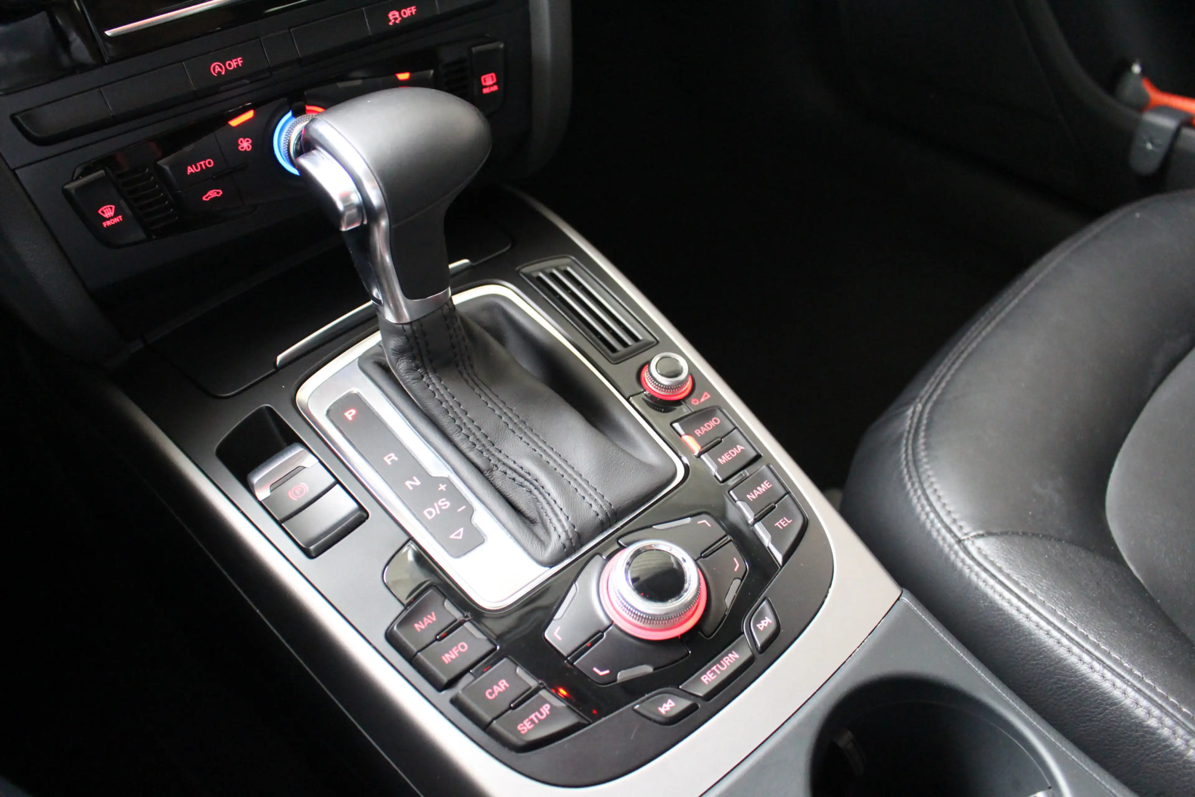 Audi A4 Avant 1.8 TFSI Business Edition Automaat Navigatie — photo 16