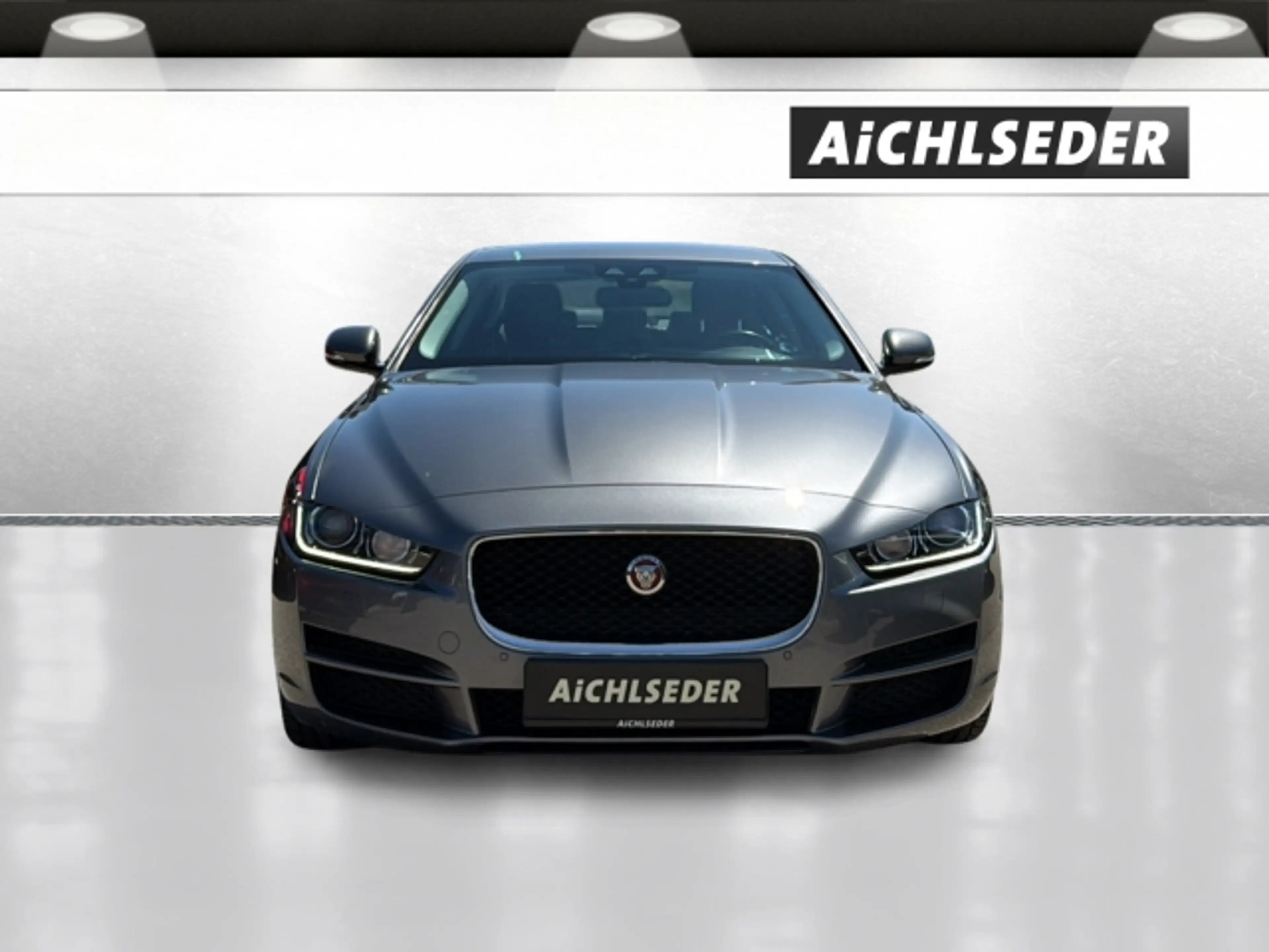 Jaguar XE 20d AWD AT Pure — photo 2
