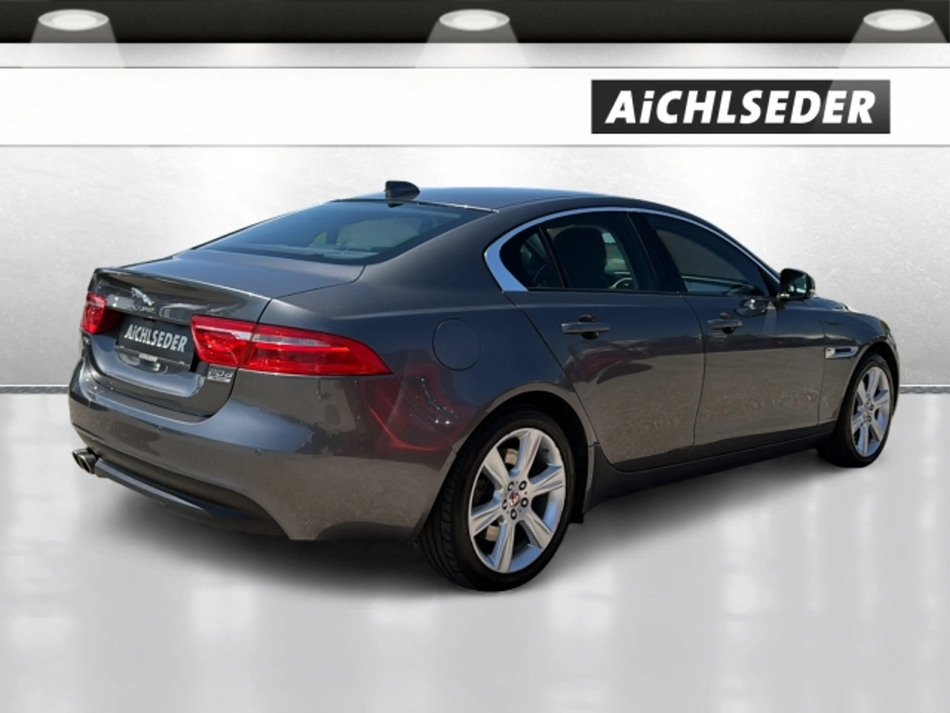 Jaguar XE 20d AWD AT Pure — photo 4
