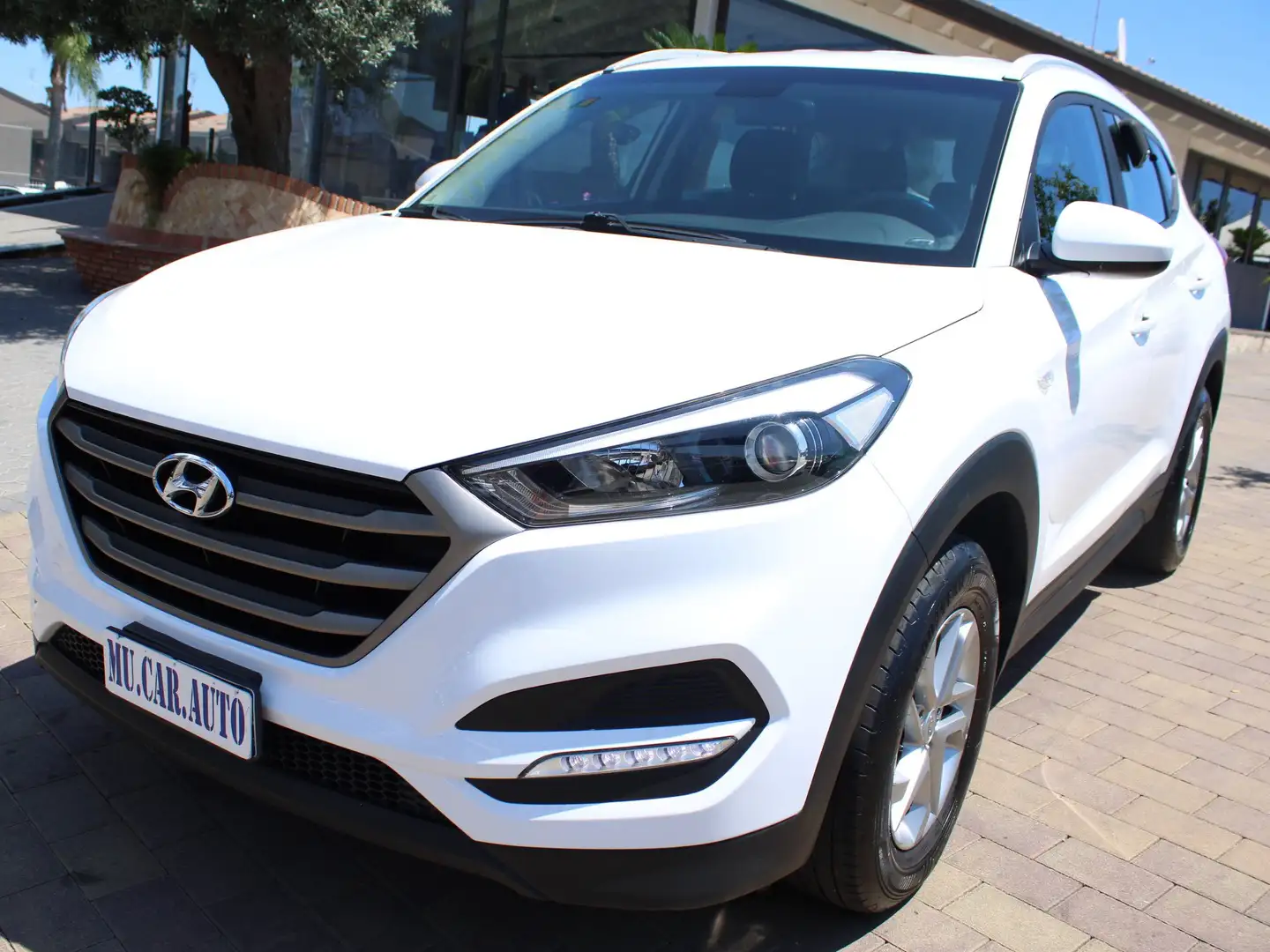 Hyundai TUCSON Tucson II  1.7 crdi Comfort 2wd 115cv Bianco - 1