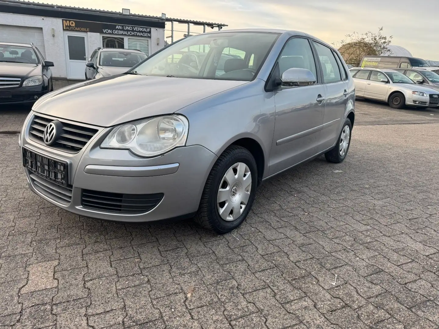 Volkswagen Polo IV United Silber - 1