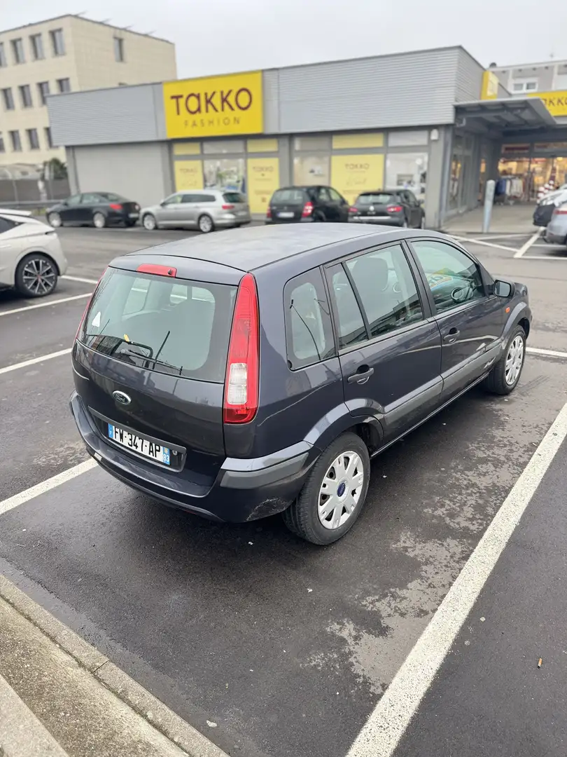 Ford Fusion Trend - 2