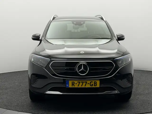 Mercedes-Benz EQB view 3
