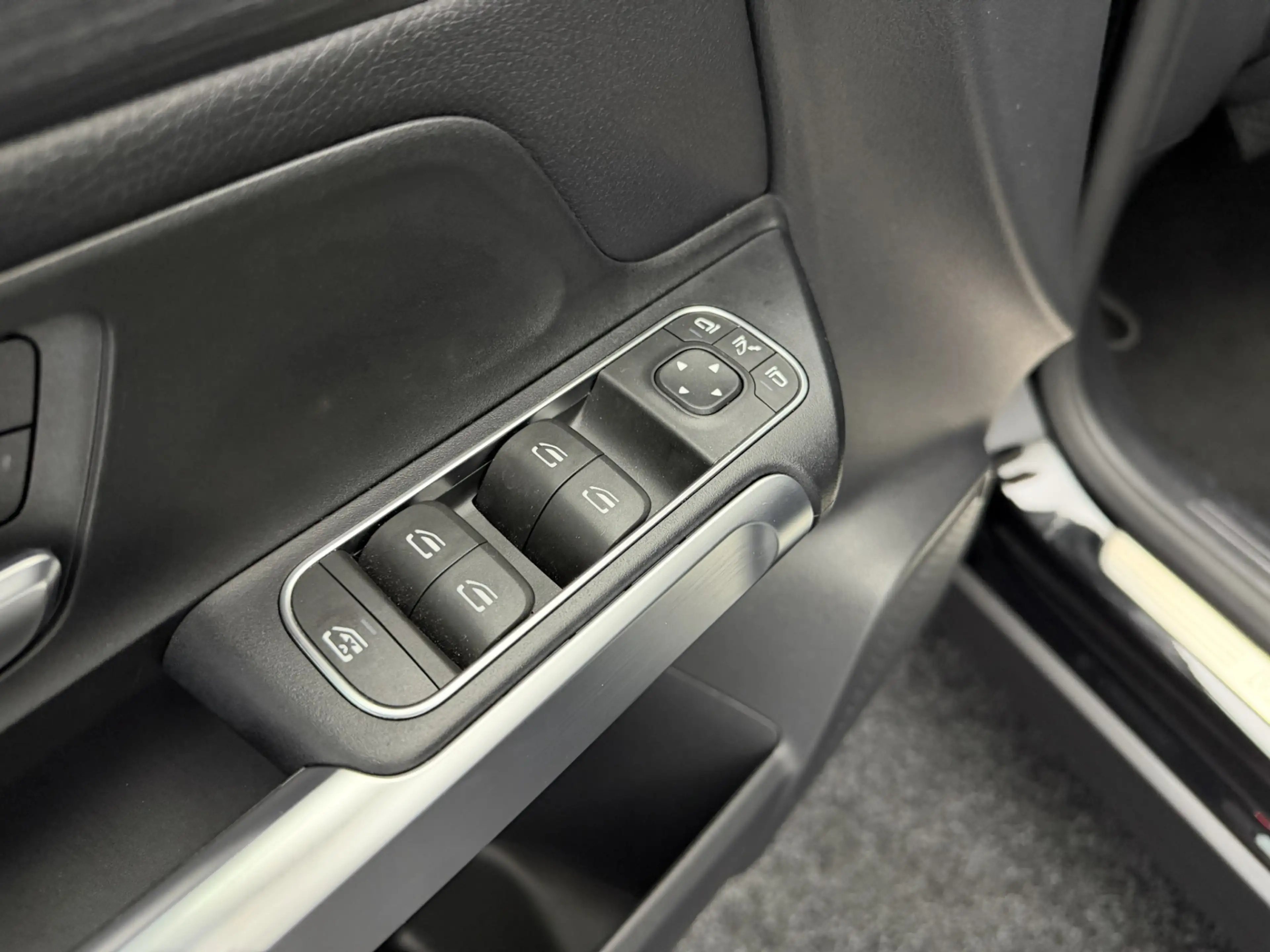 Mercedes-Benz EQB 300 4MATIC Luxury Line 7p. 67 kWh | SoH 96,7% | Leer | — photo 14
