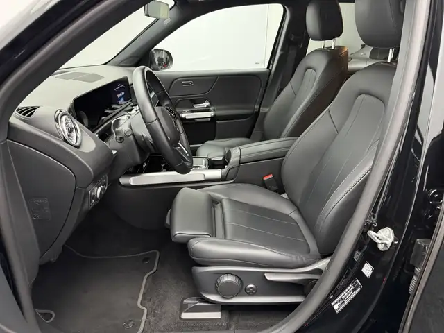 Mercedes-Benz EQB view 10