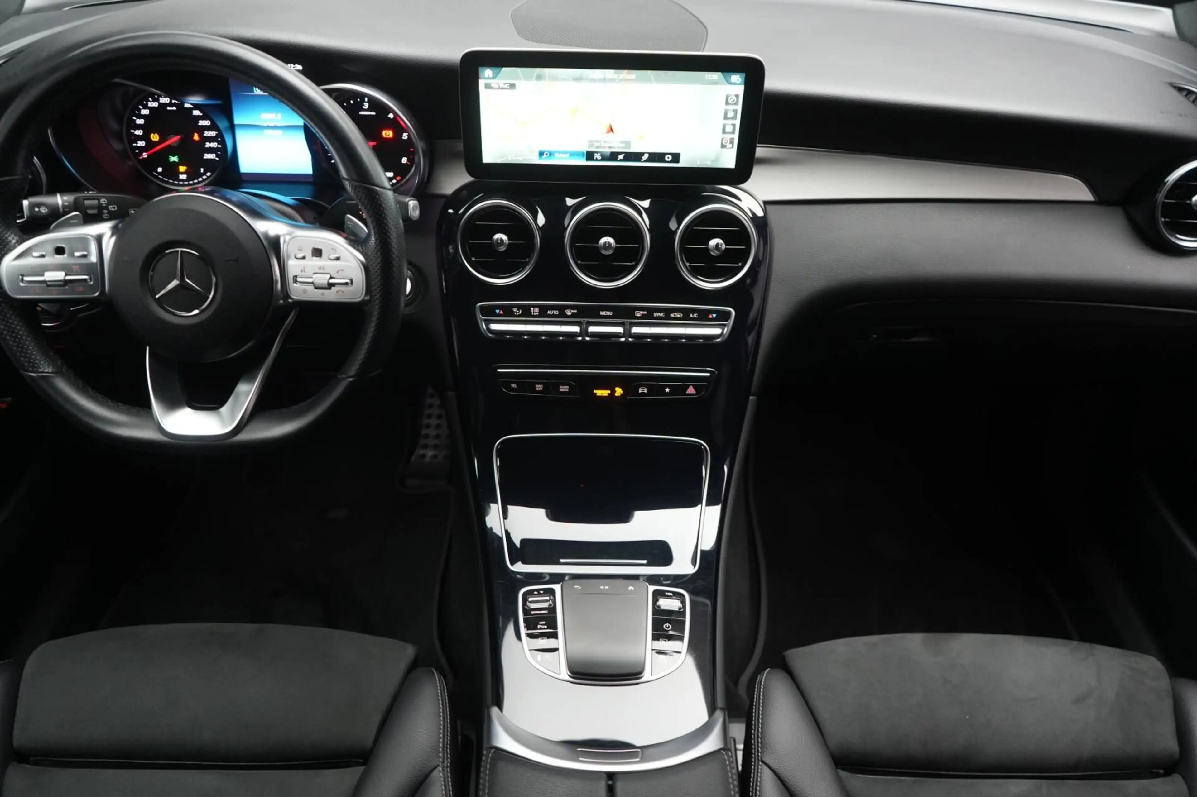 Mercedes-Benz GLC 400 d 4Matic 9G-Tronic AMG Kamera/Memory/Air — photo 8