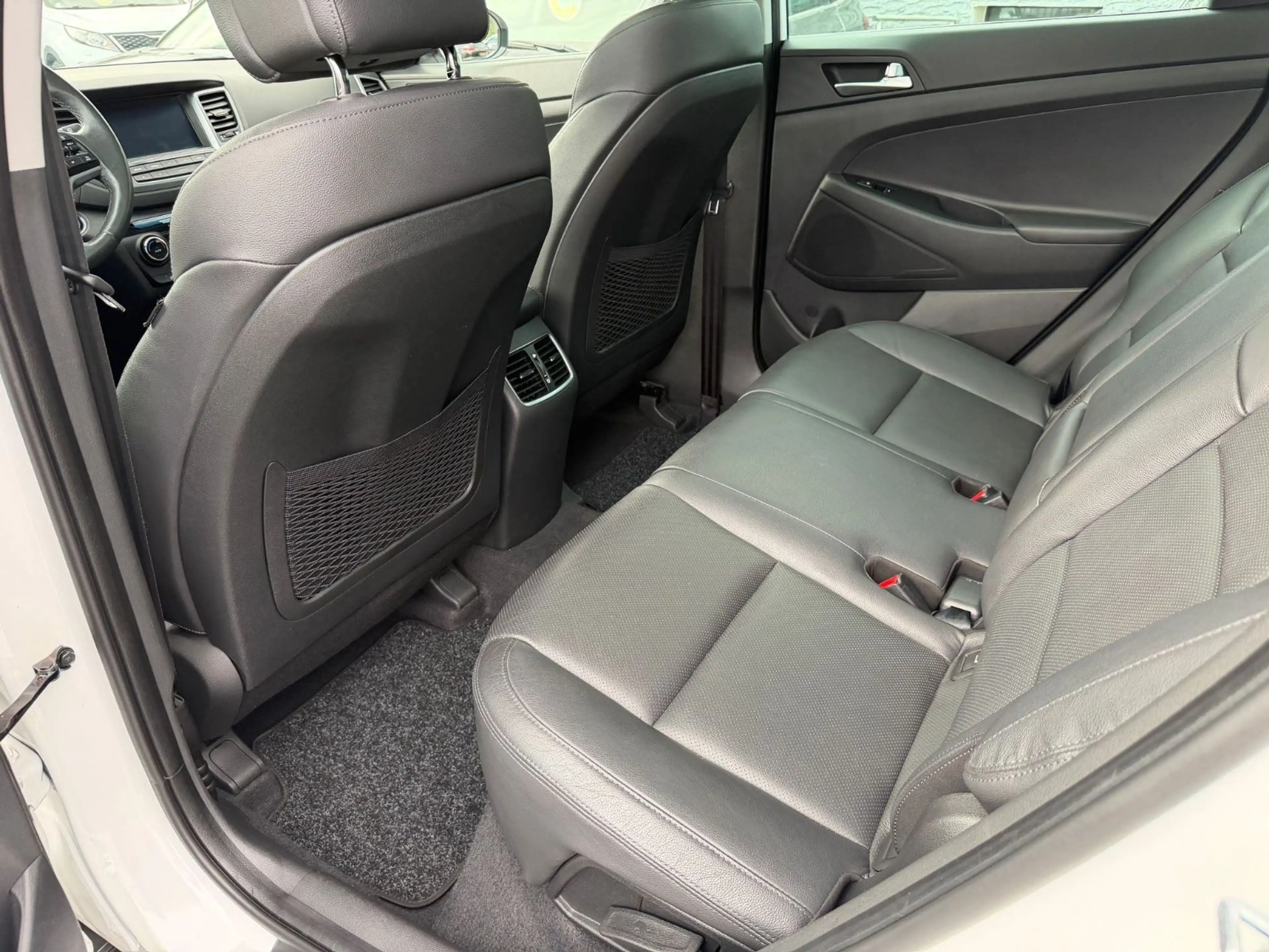 Hyundai TUCSON Premium AWD LEDER*PANO*KAMERA*KEYLESS* — photo 13