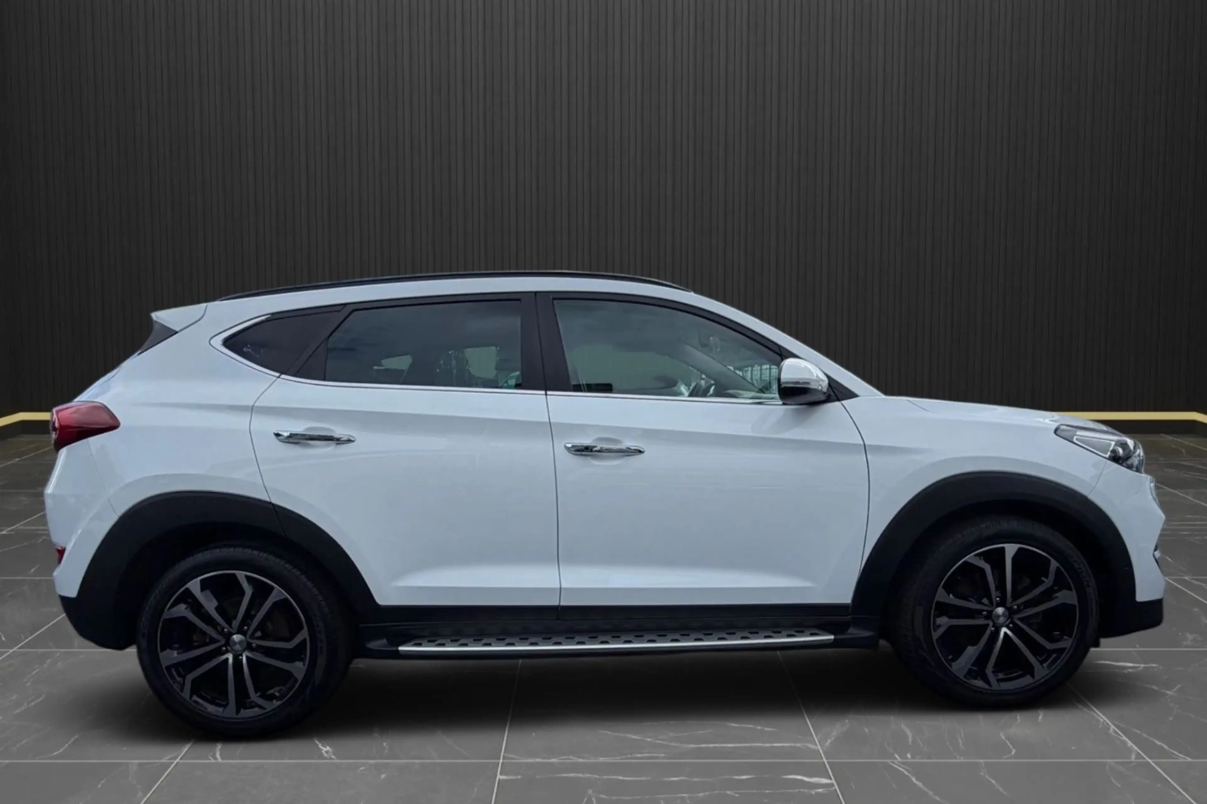 Hyundai TUCSON Premium AWD LEDER*PANO*KAMERA*KEYLESS* — photo 7