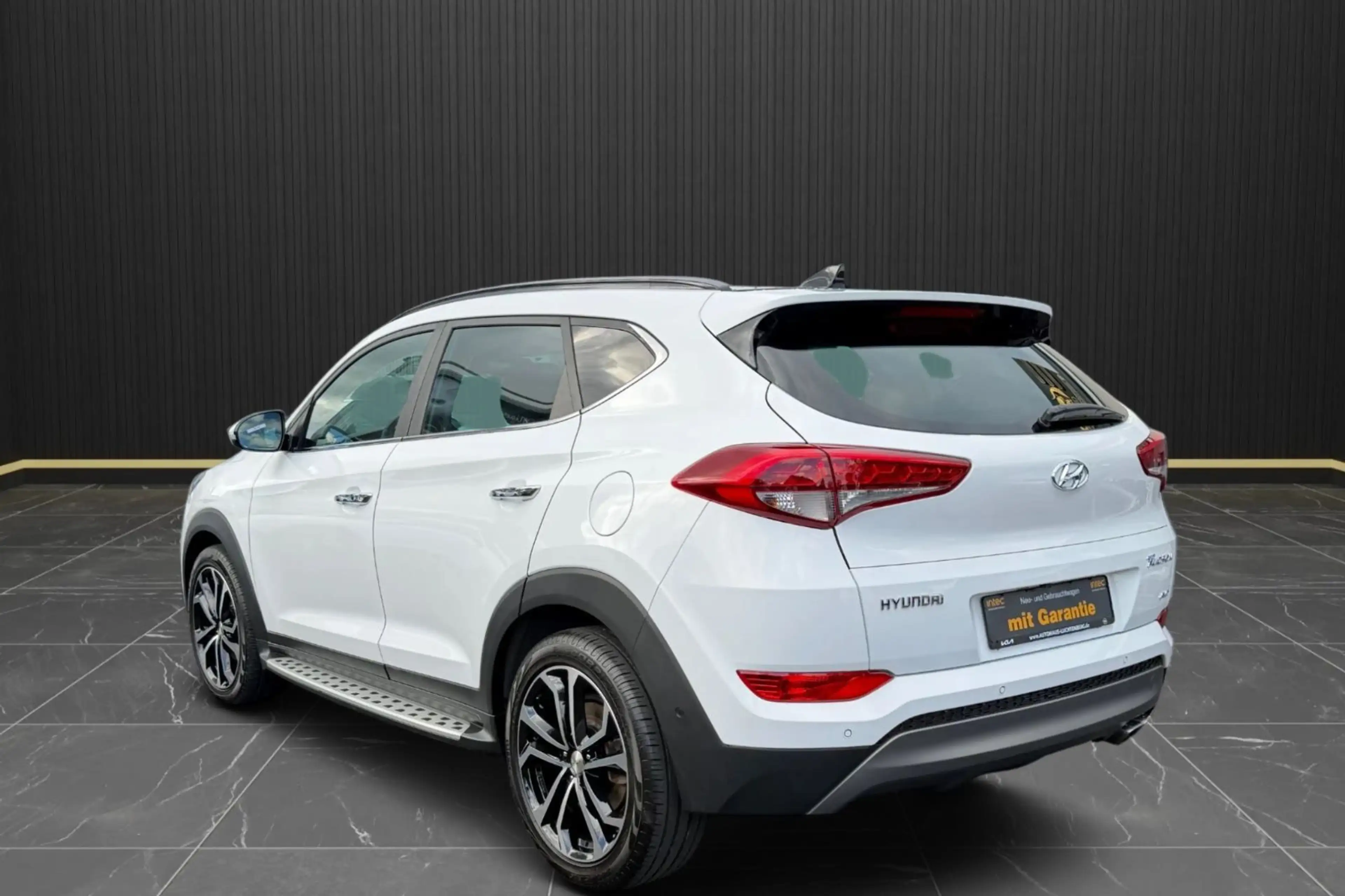 Hyundai TUCSON Premium AWD LEDER*PANO*KAMERA*KEYLESS* — photo 4