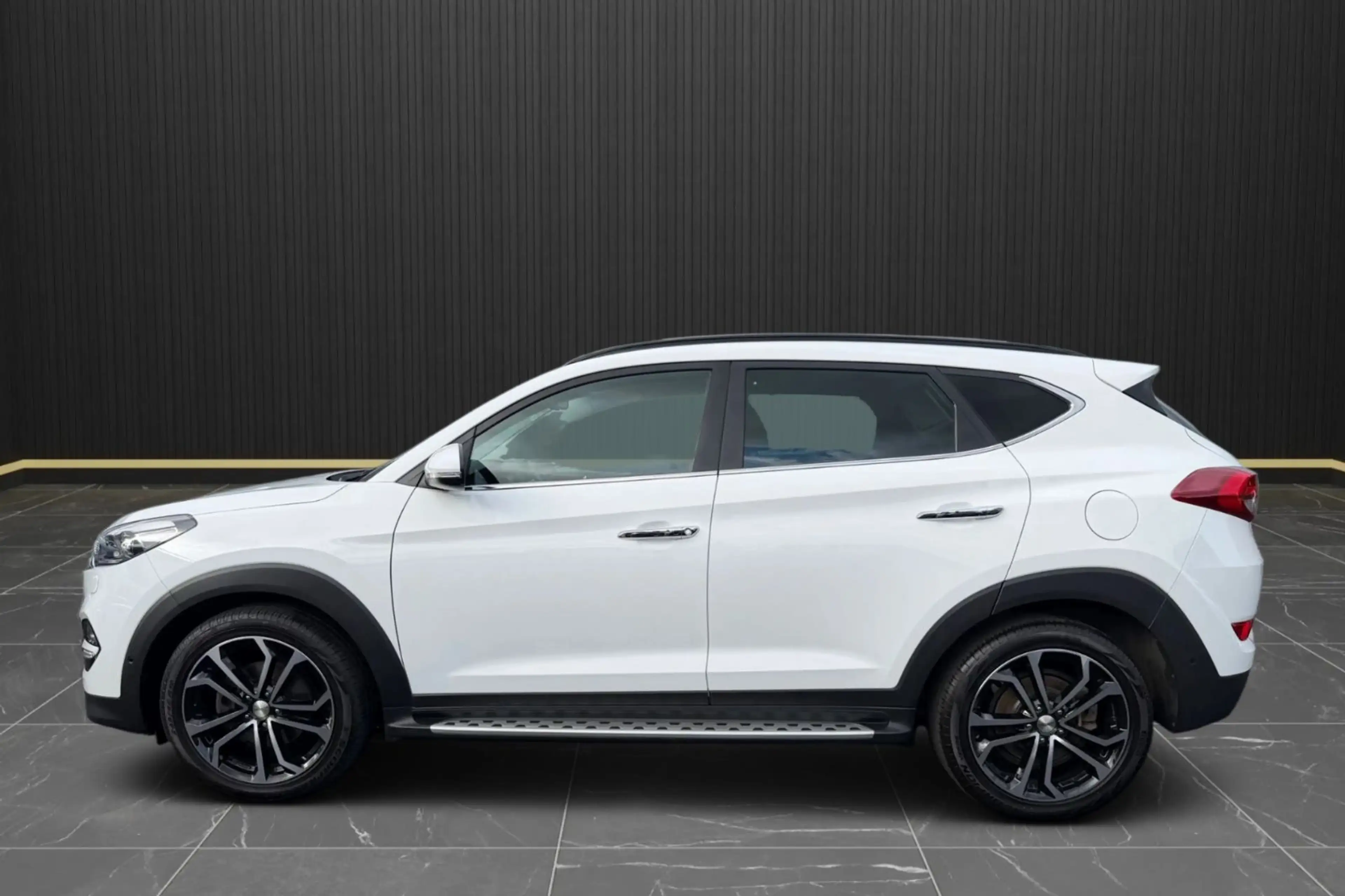 Hyundai TUCSON Premium AWD LEDER*PANO*KAMERA*KEYLESS* — photo 2