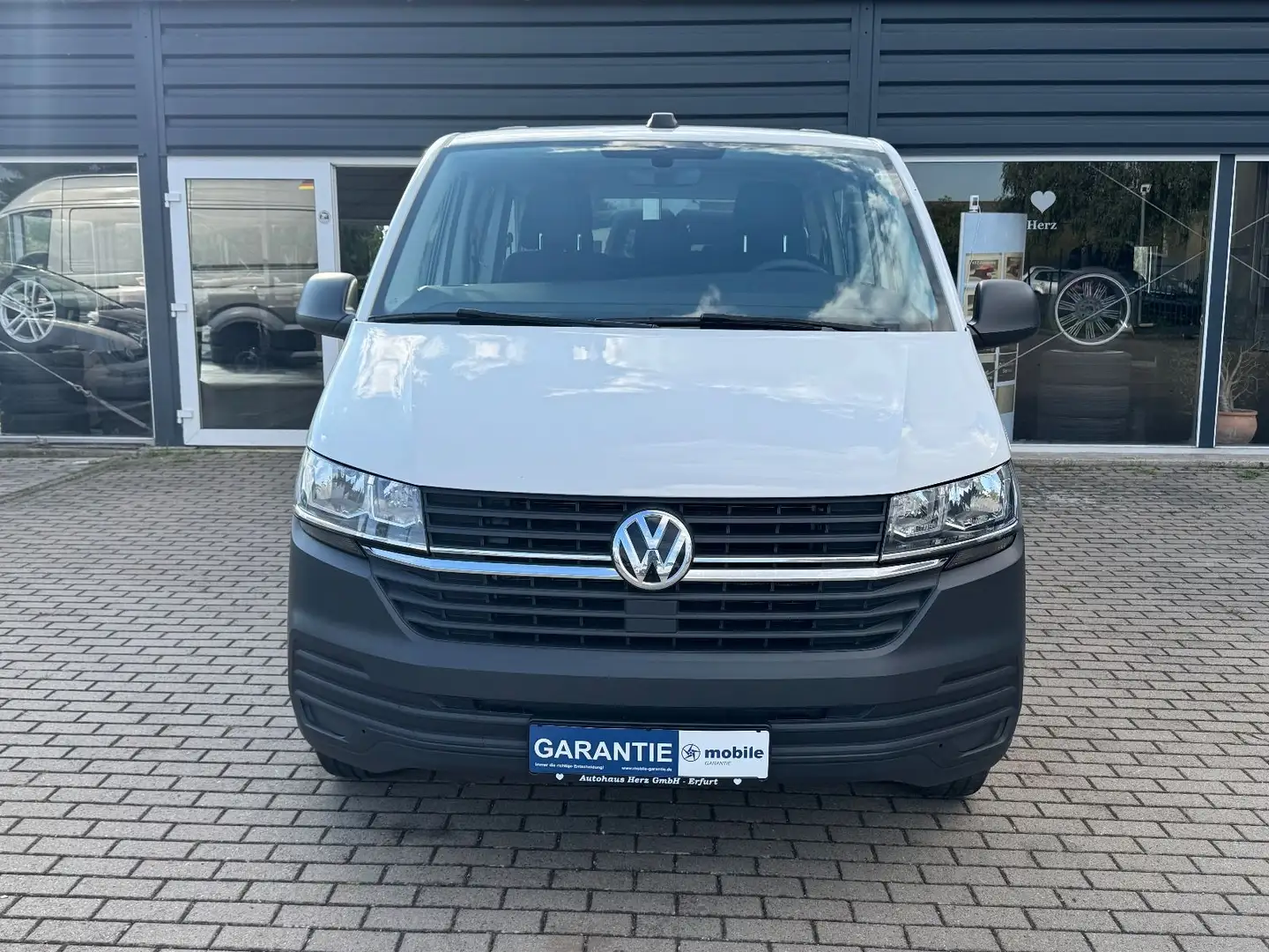 Volkswagen T6 Kombi T6.1*Garantie*Lang*8Sitzer* Kombi*TUV Weiß - 2