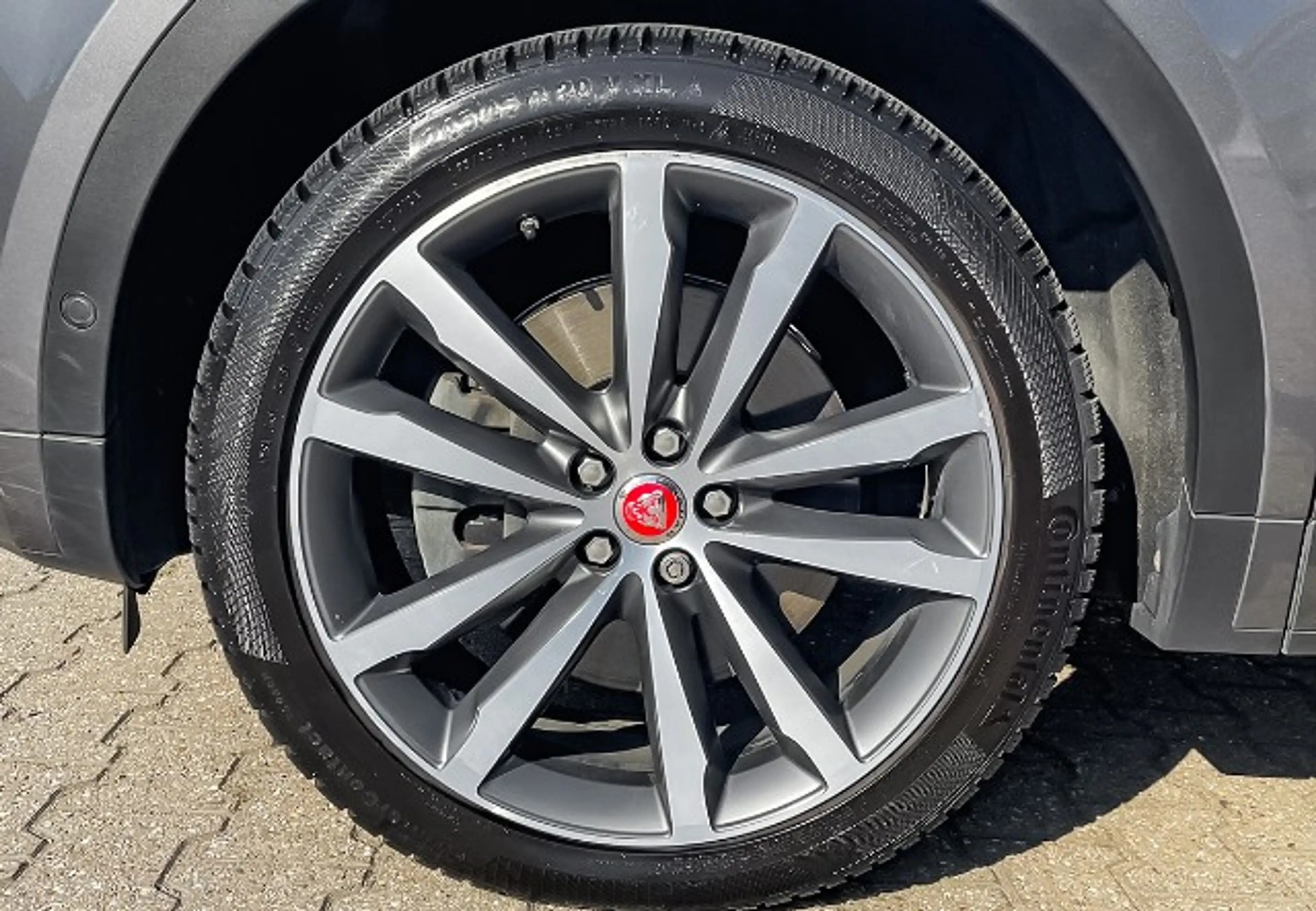 Jaguar E-Pace D240 R-Dynamic PANO SHZ NAVI RFK LED MERIDIAN — photo 8