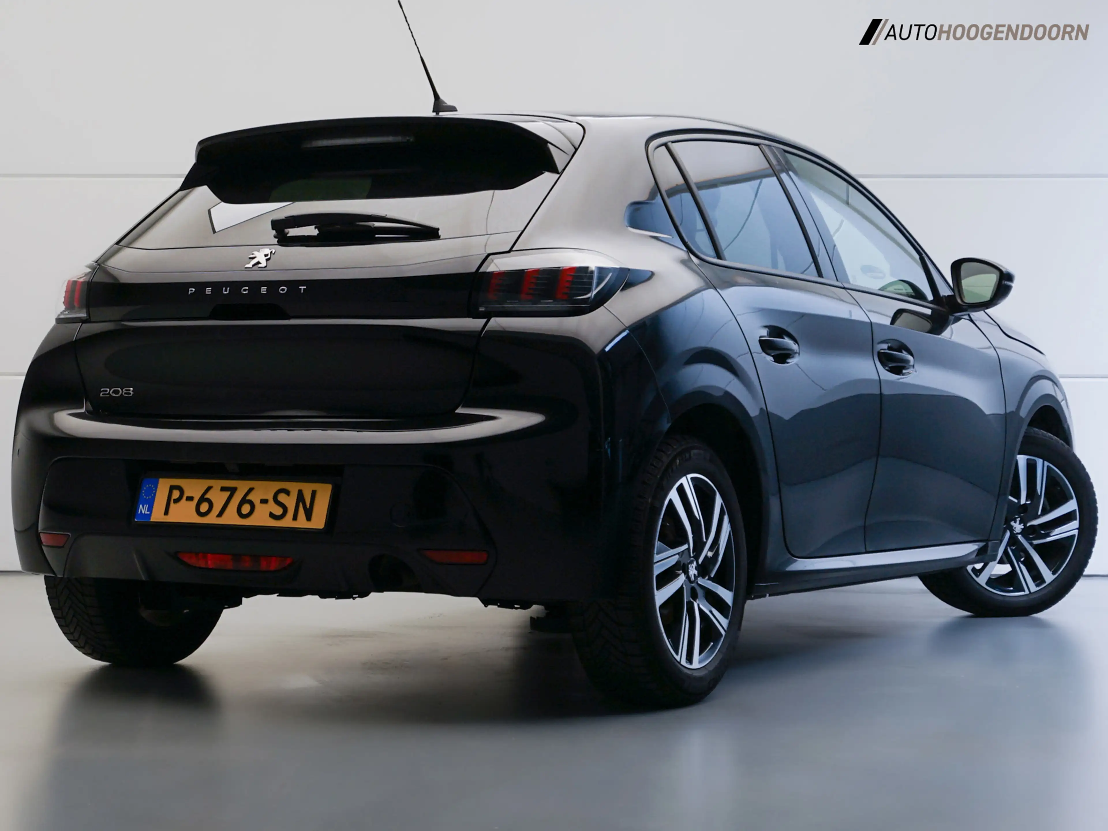 Peugeot 208 1.2 PureTech Allure Sport (APPLE CARPLAY,LM-VELGEN — photo 4