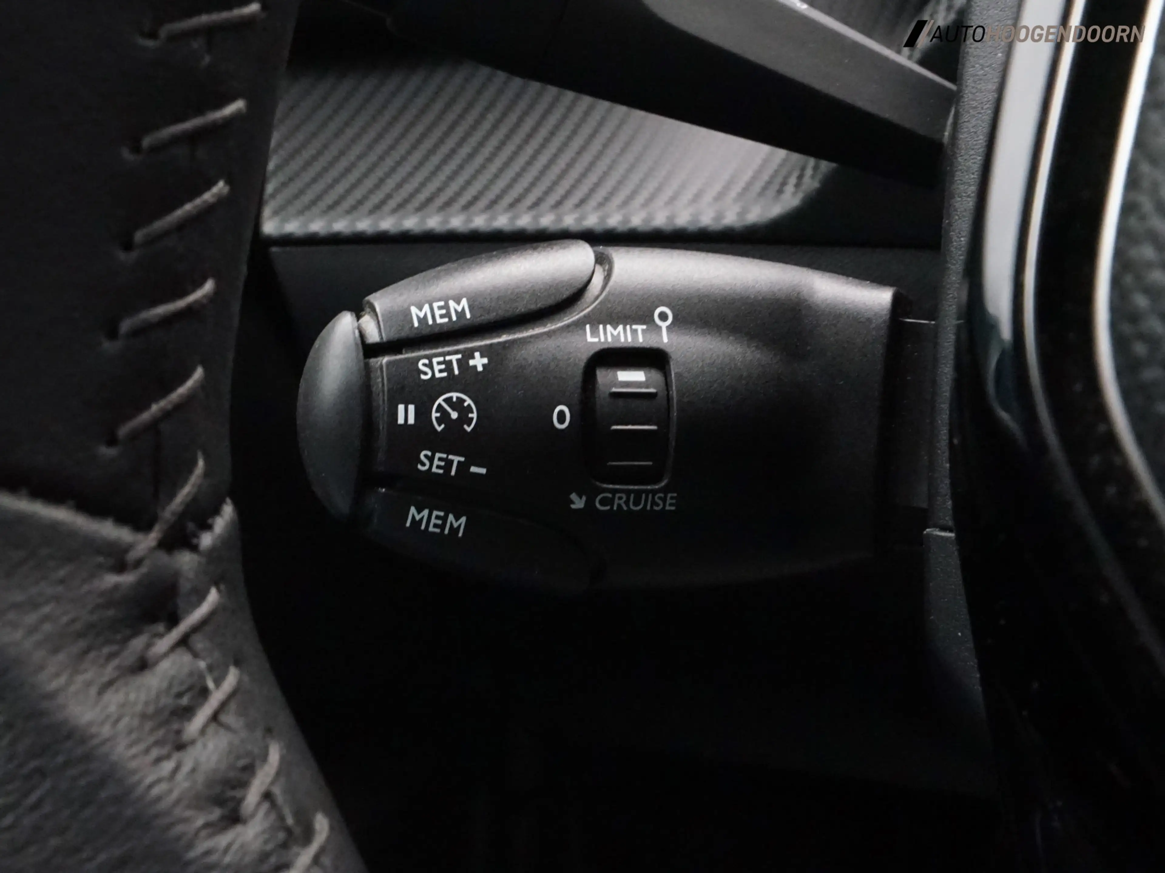 Peugeot 208 1.2 PureTech Allure Sport (APPLE CARPLAY,LM-VELGEN — photo 19