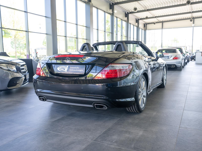 Mercedes-Benz SLK 200 *AMG*PANO*SCHECKHEFT*AIRSCARF*LEDER* — photo 7