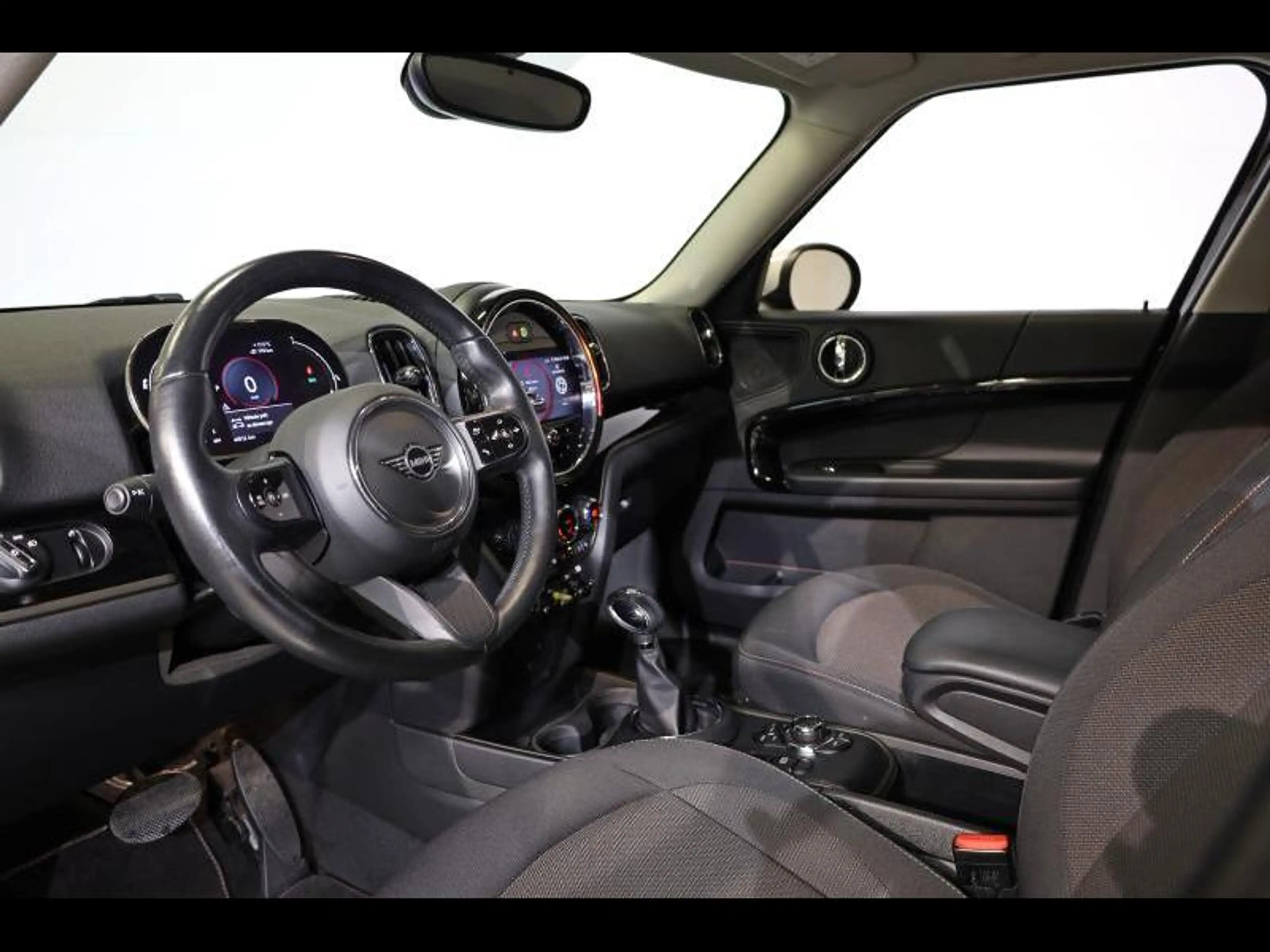 MINI Cooper SE Countryman ALL4 — photo 6