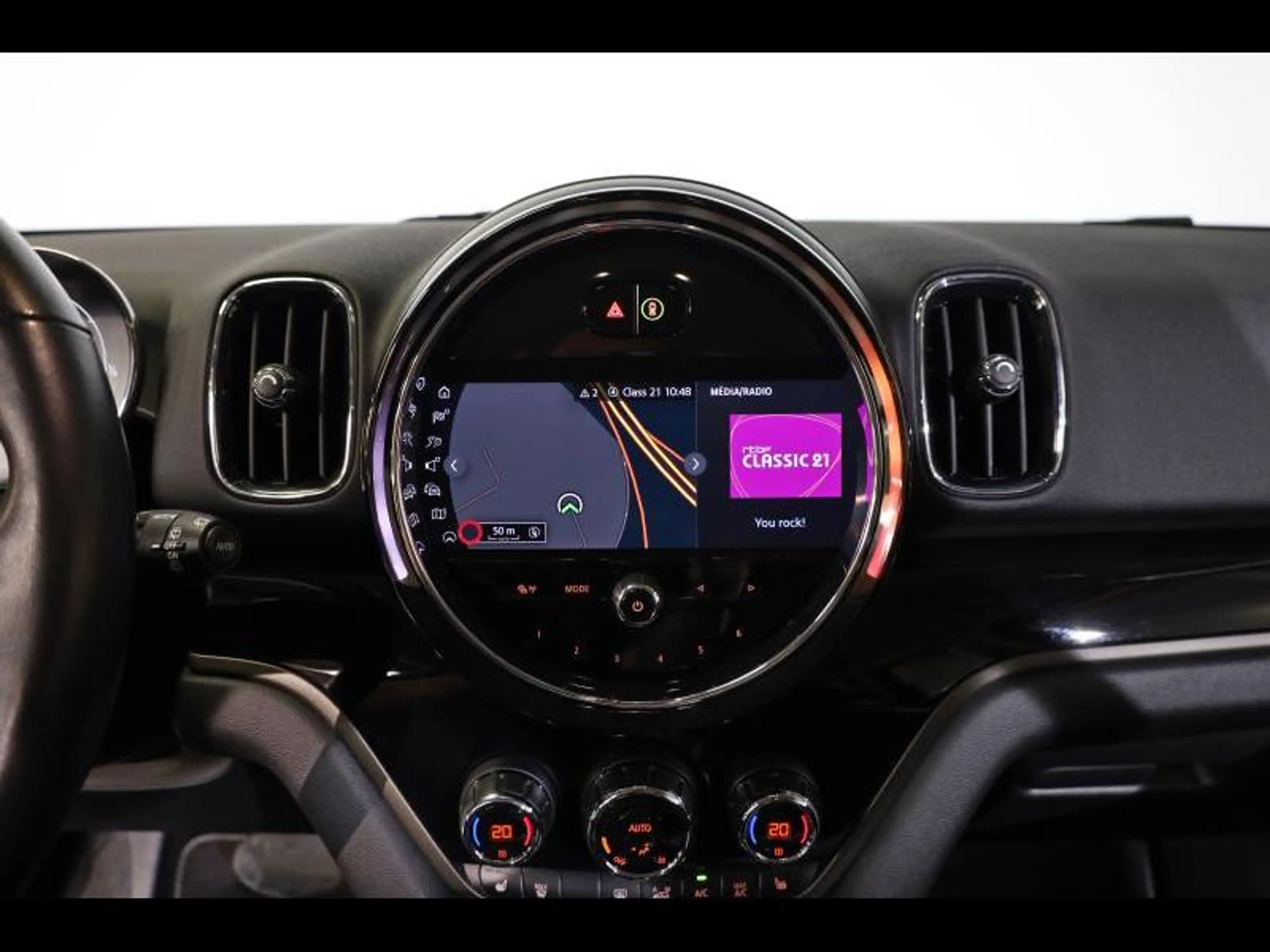 MINI Cooper SE Countryman ALL4 — photo 11