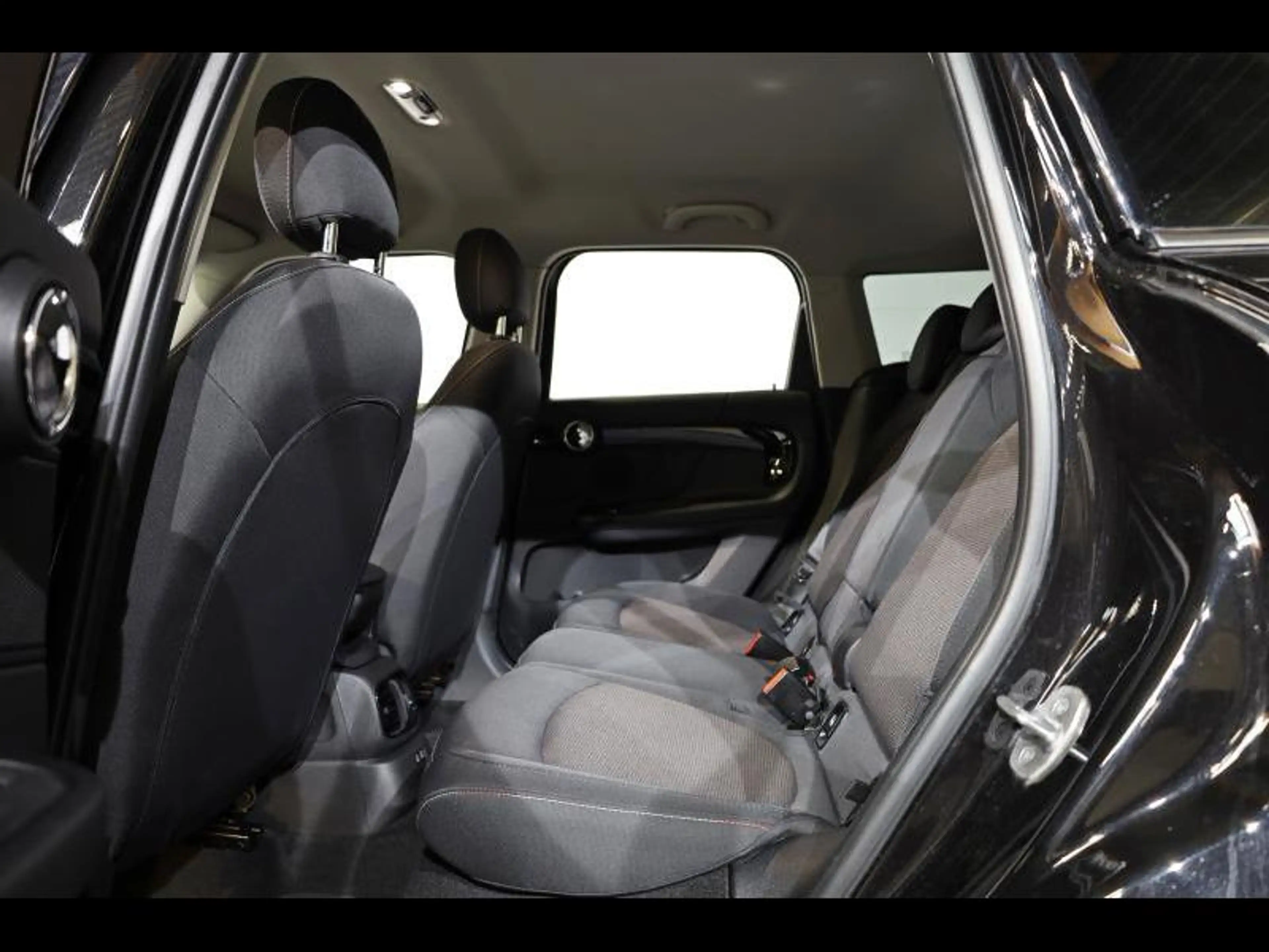 MINI Cooper SE Countryman ALL4 — photo 10
