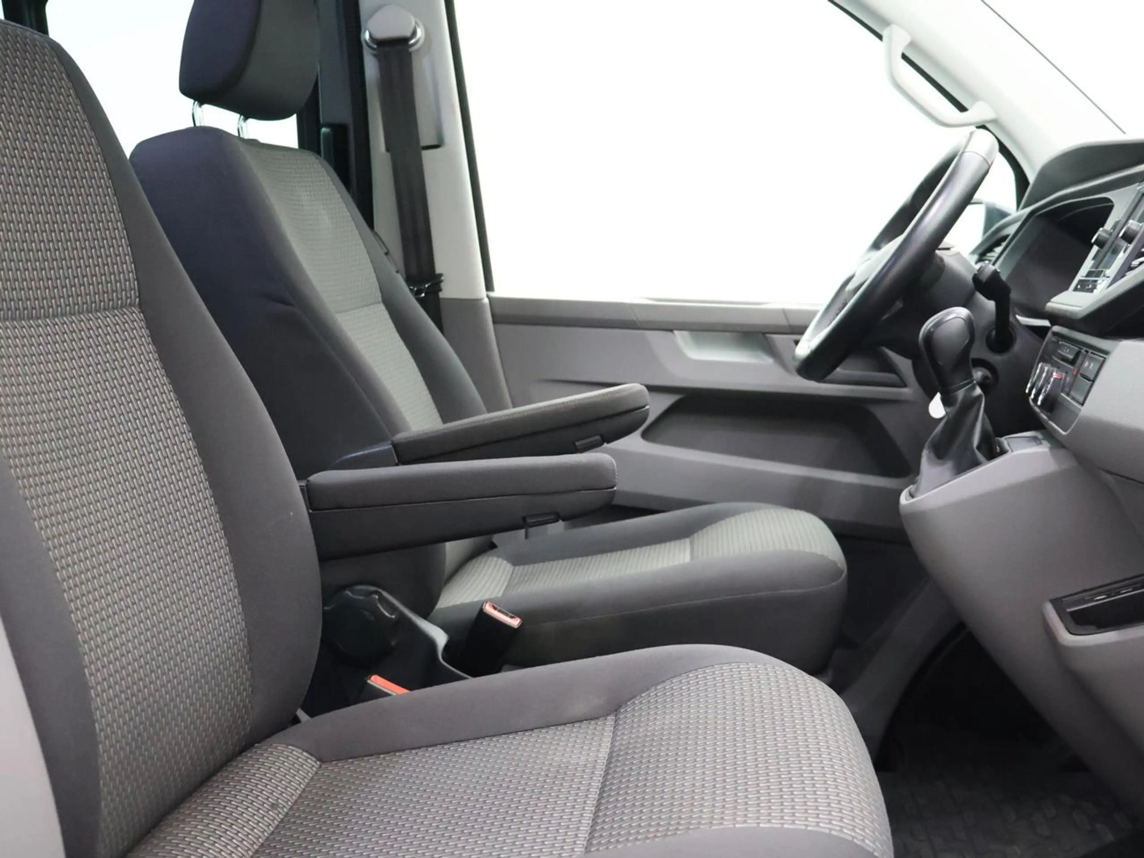 Volkswagen Transporter Transporter 2.0 TDi SCR BMT DSG 150PK *AUTOMAAT*CAMERA*PDC*CRUISE CONTROL*APP-CONNECT*AIRCO*...* — photo 6