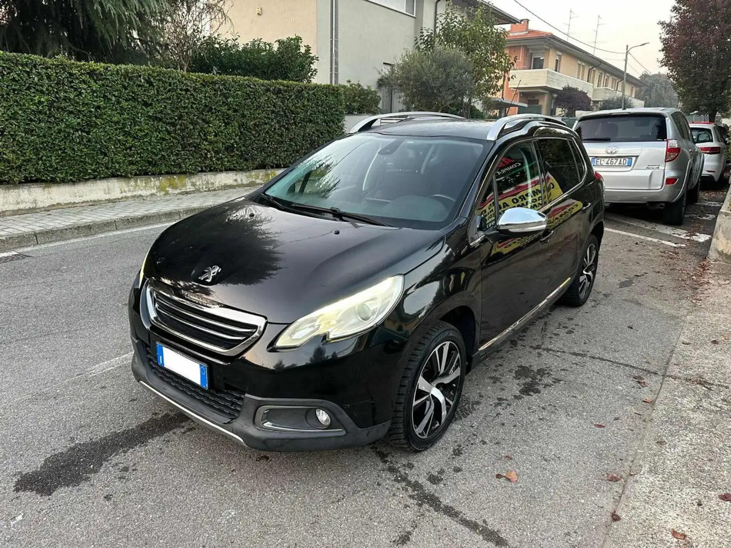 Peugeot 2008 BlueHDi 120 S&S Black Matt Nero - 2