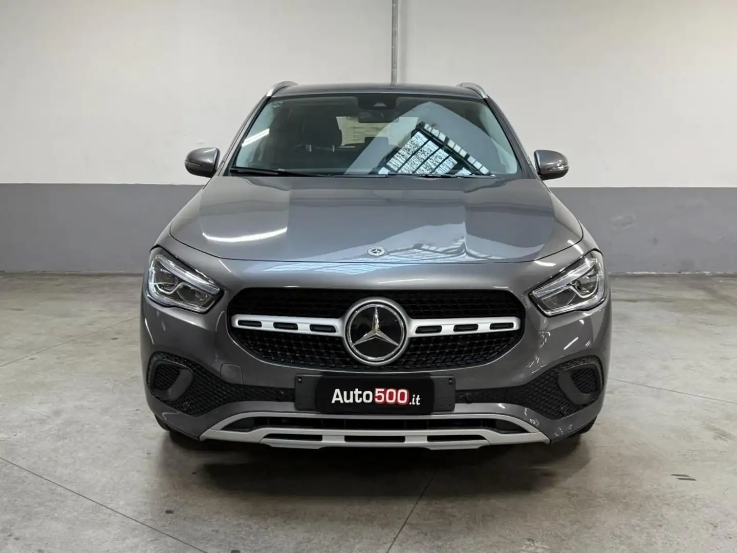 Mercedes-Benz GLA 200 Automatic Business Extra Grau - 1